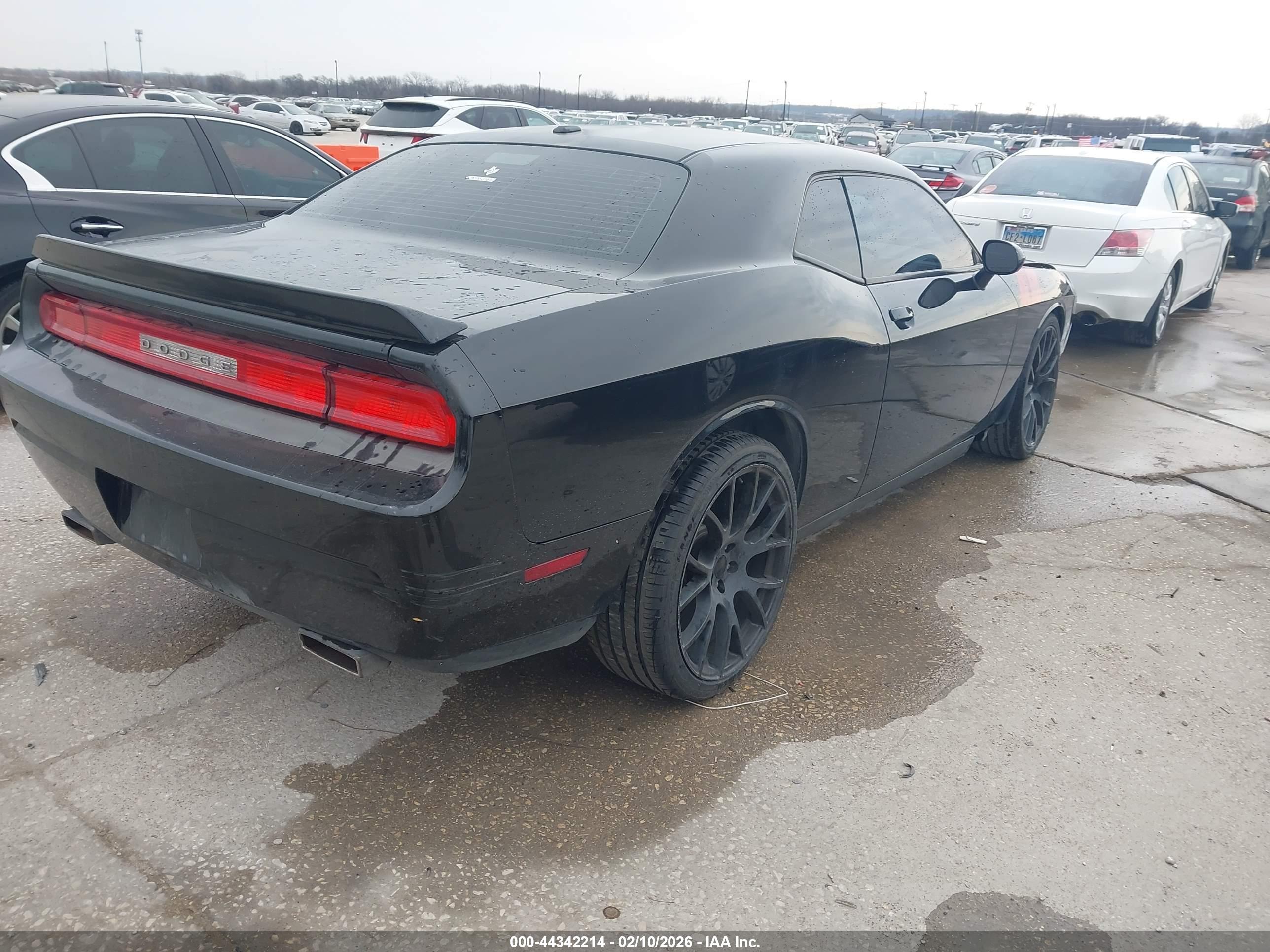 DODGE CHALLENGER image 4