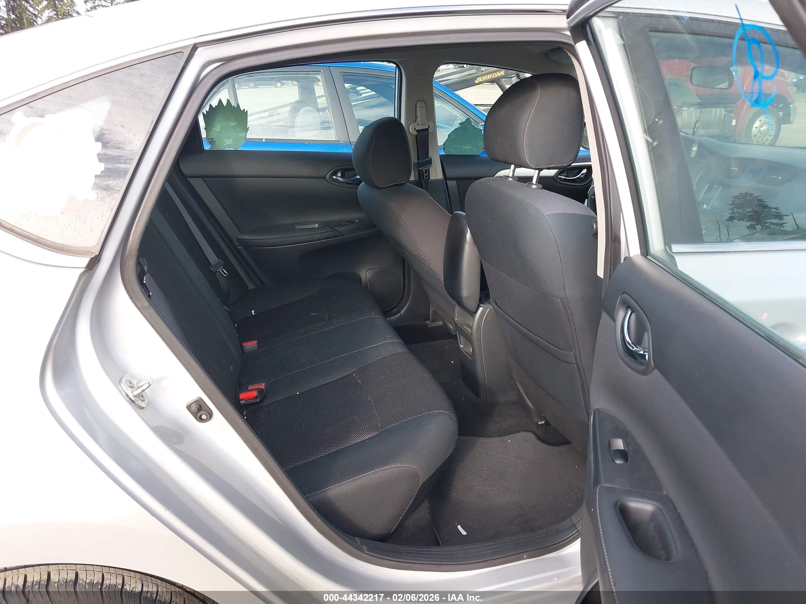 NISSAN SENTRA image 8