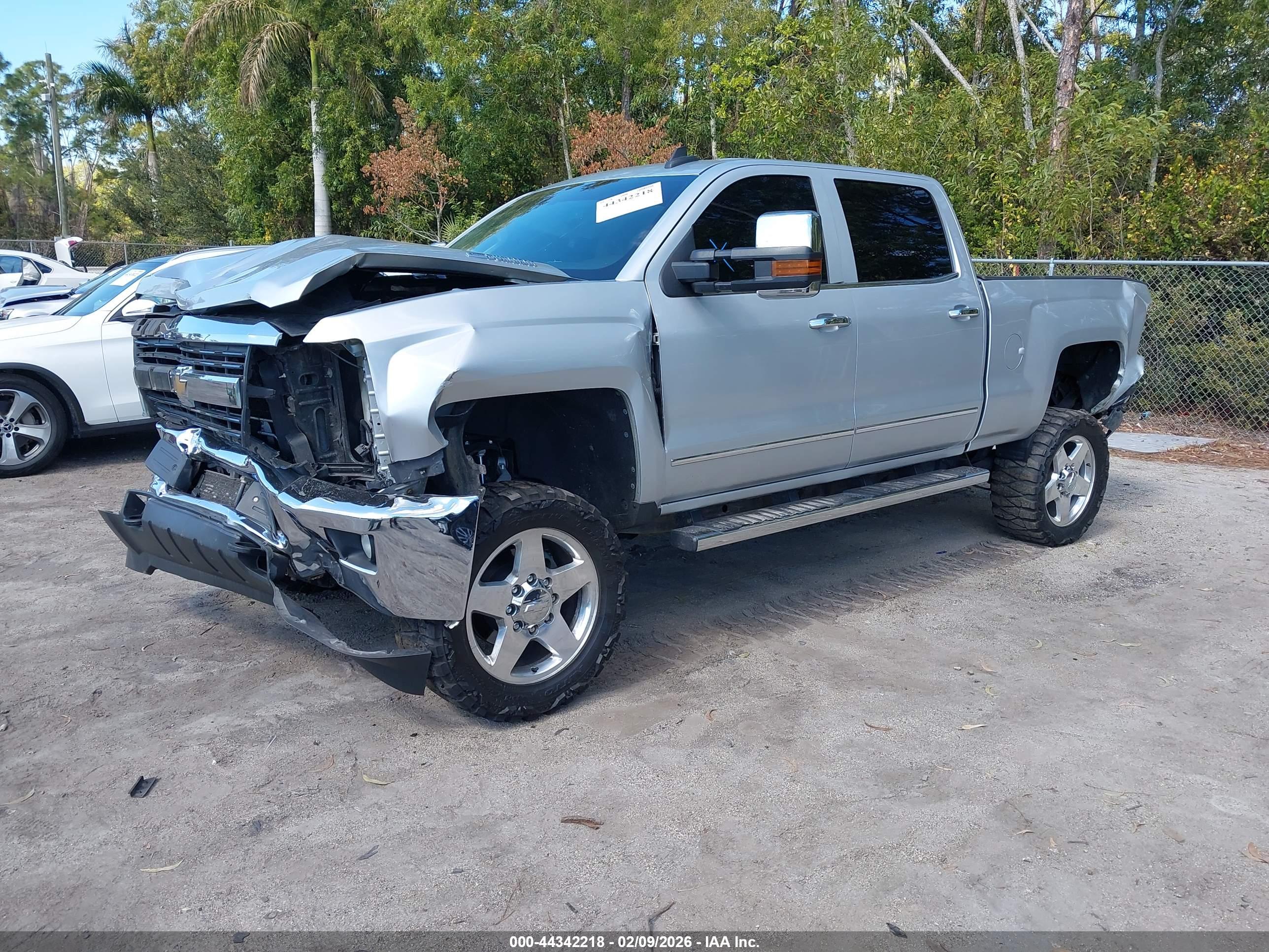 CHEVROLET SILVERADO image 2
