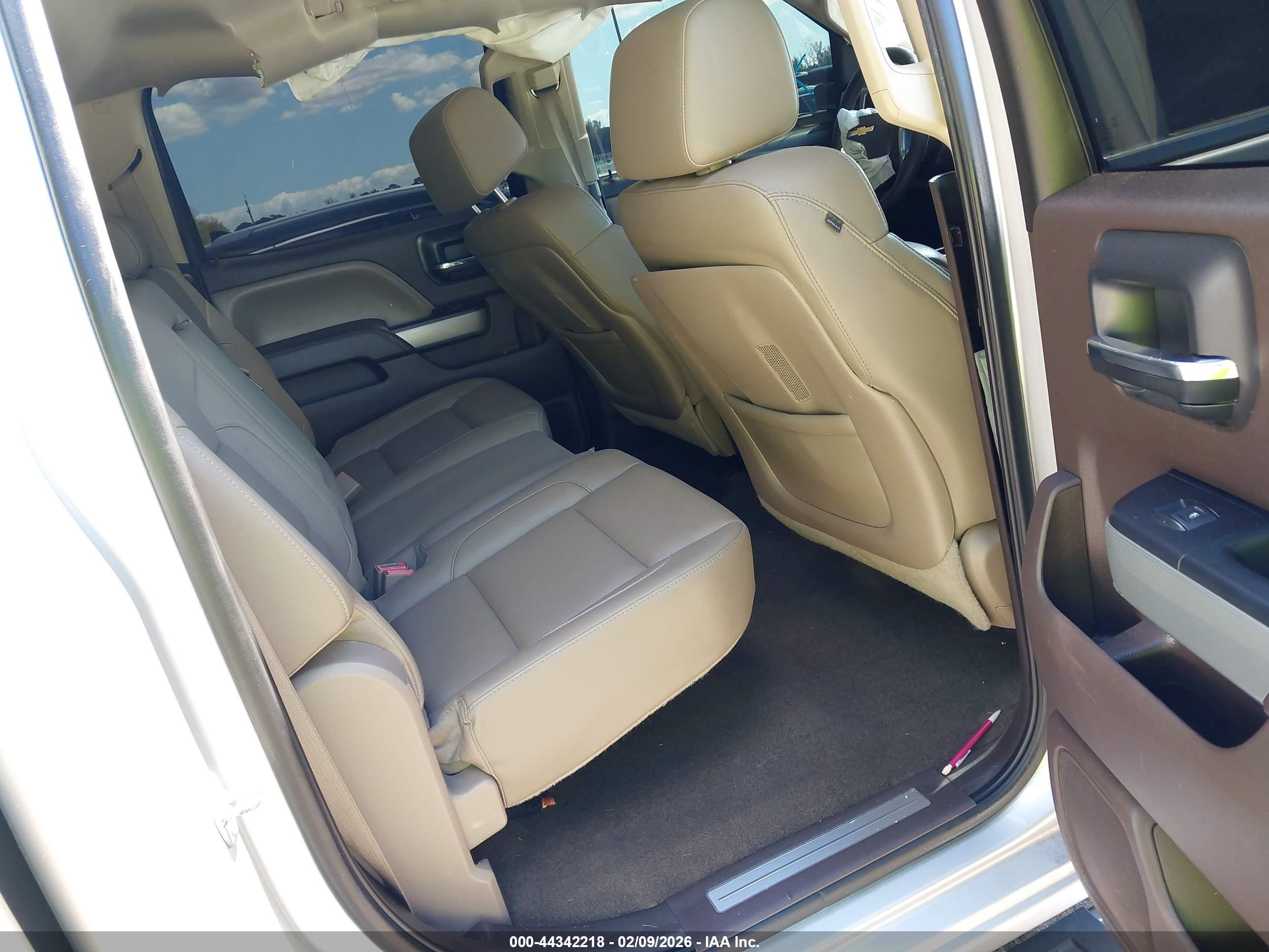 CHEVROLET SILVERADO image 8