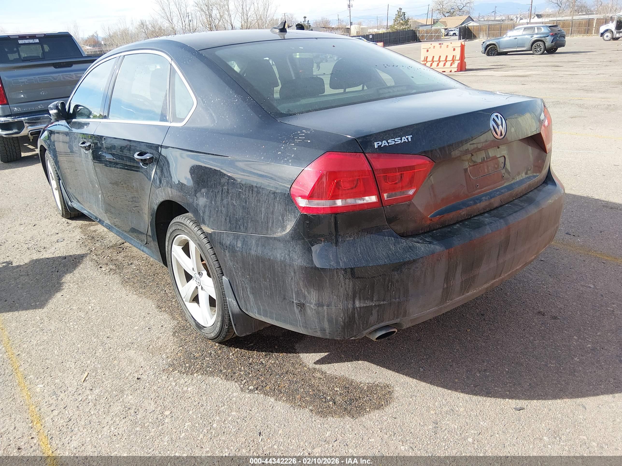 VOLKSWAGEN PASSAT image 3