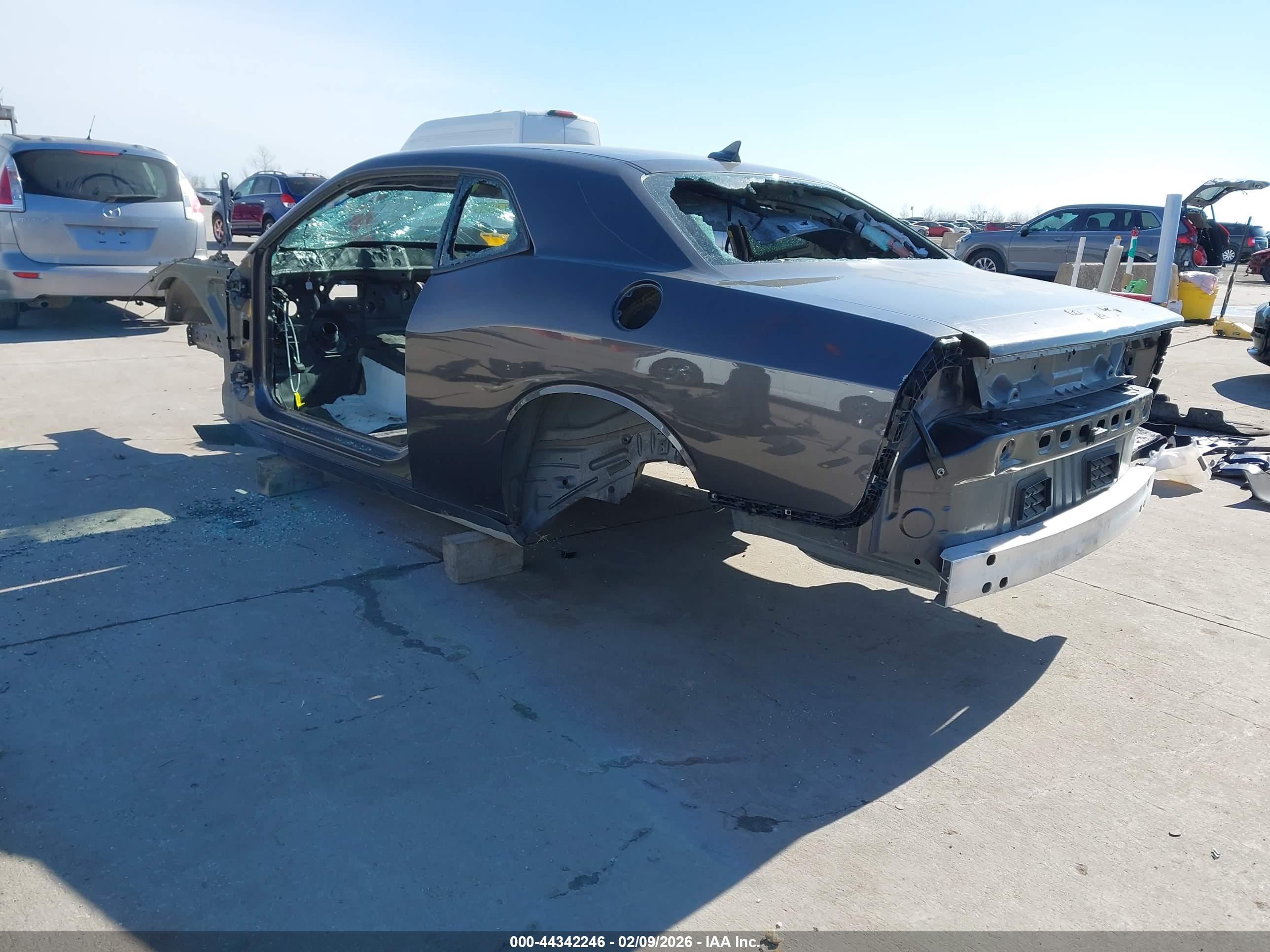 DODGE CHALLENGER image 3