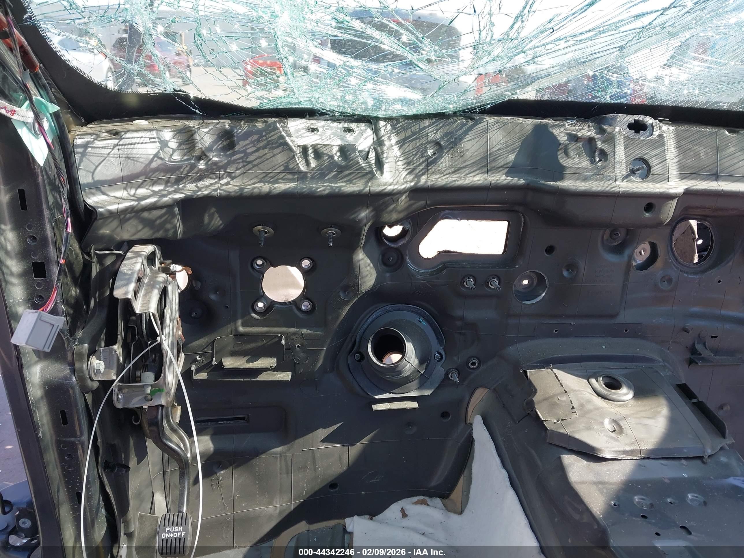 DODGE CHALLENGER image 7