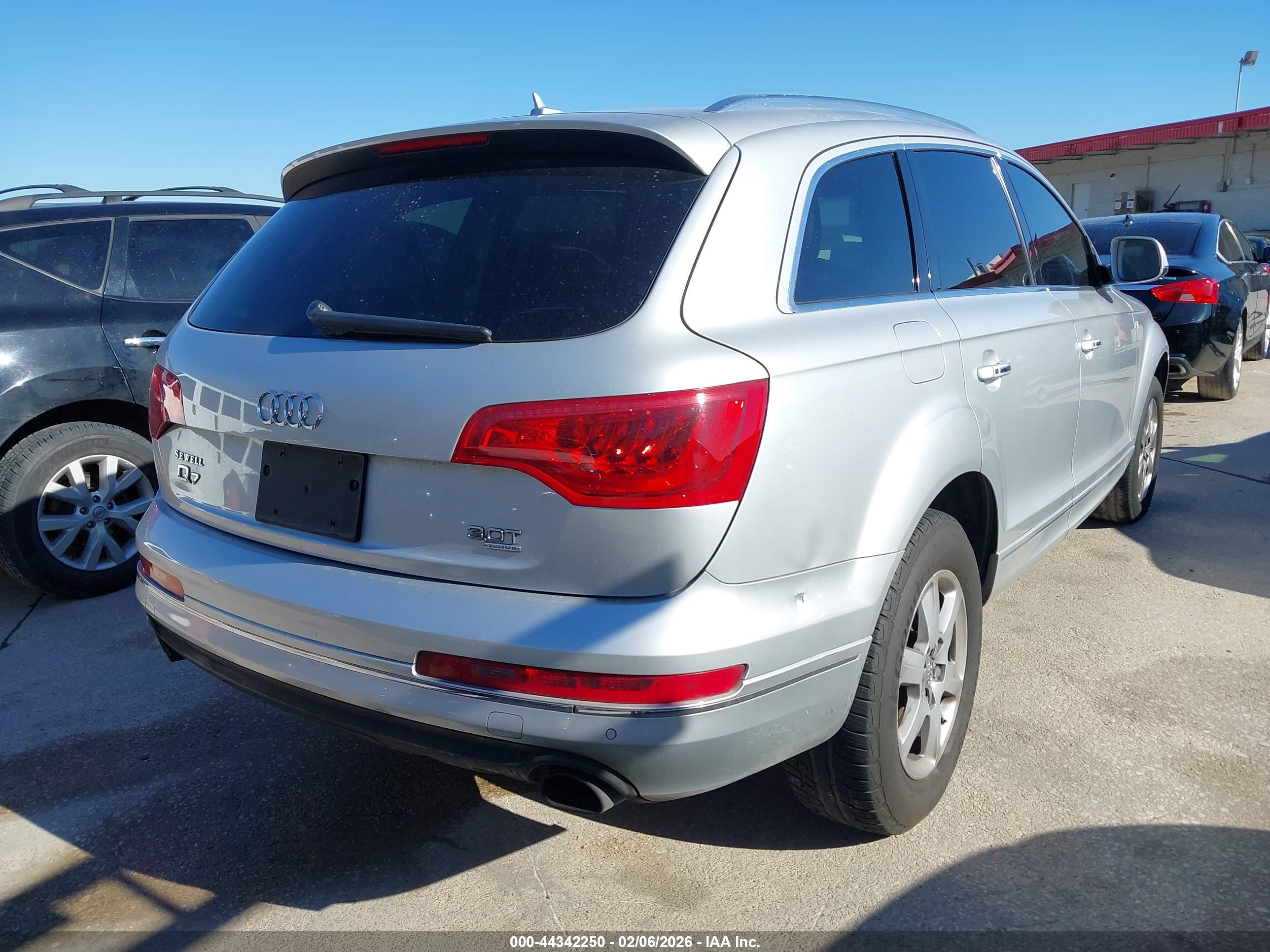 AUDI Q7 image 4