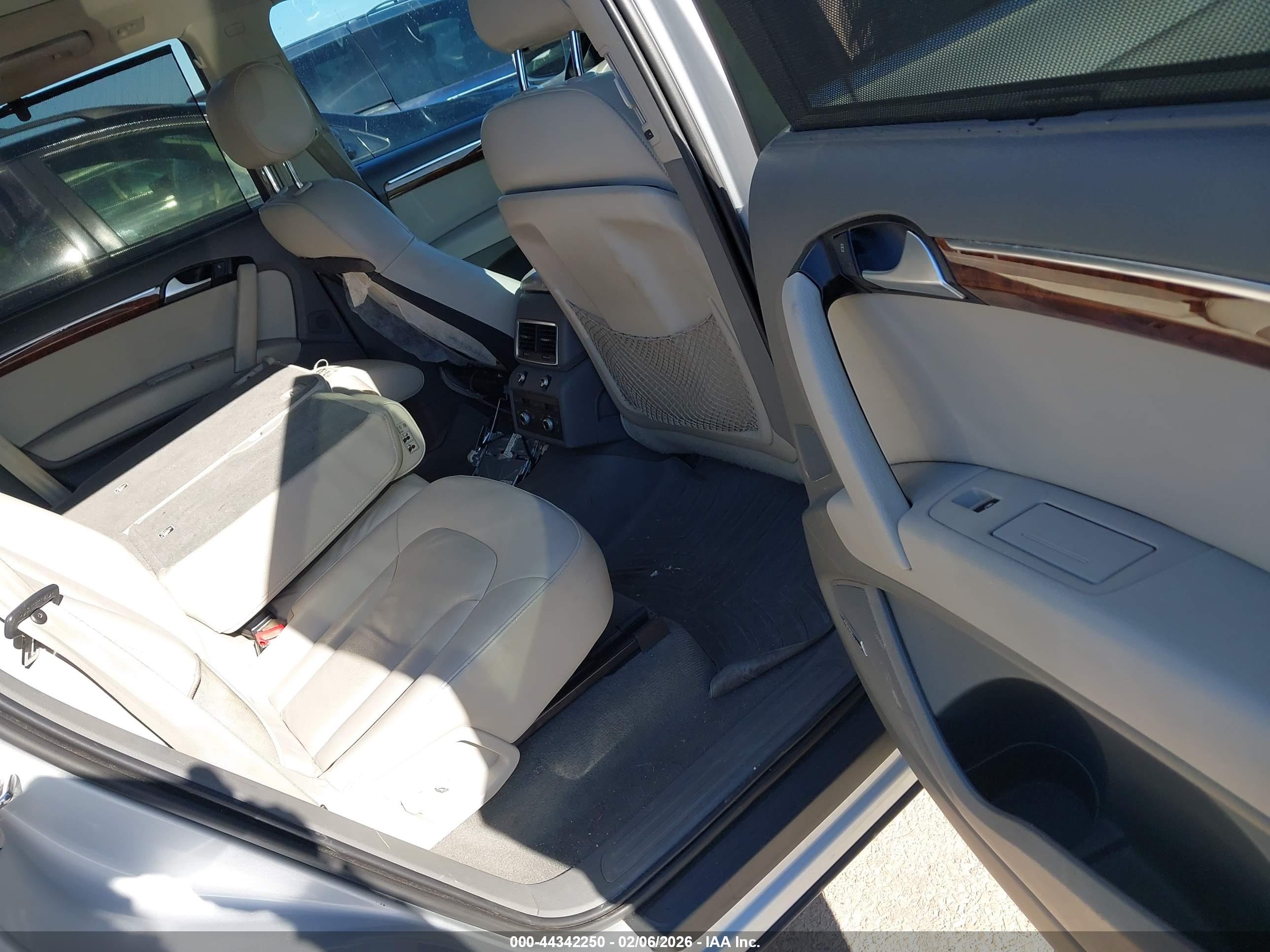 AUDI Q7 image 8