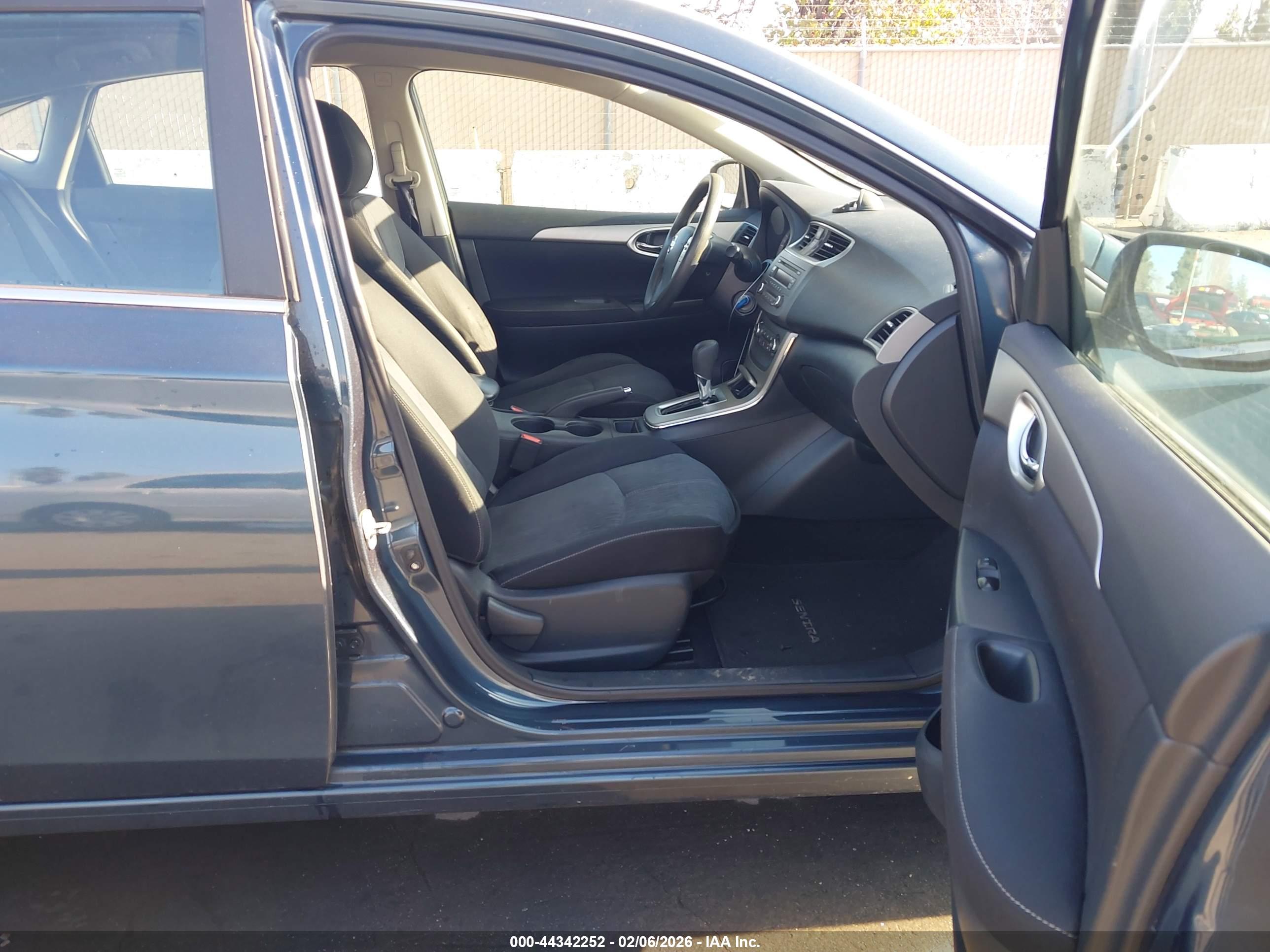 NISSAN SENTRA image 5