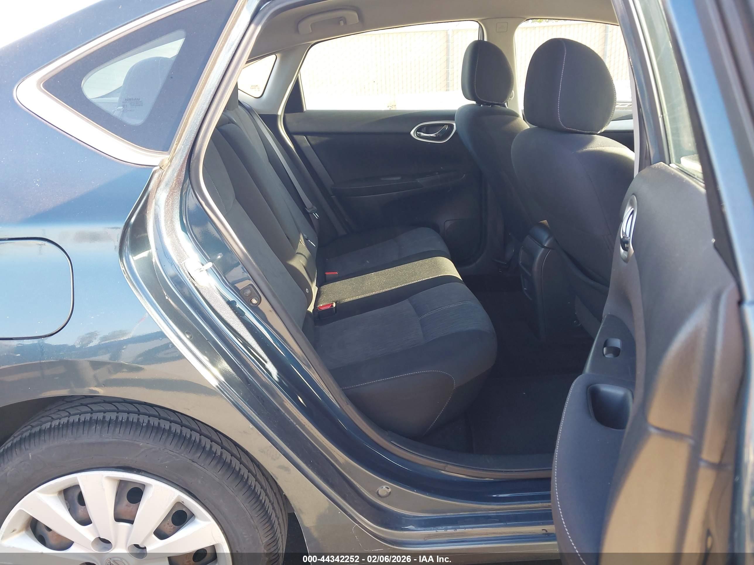 NISSAN SENTRA image 8