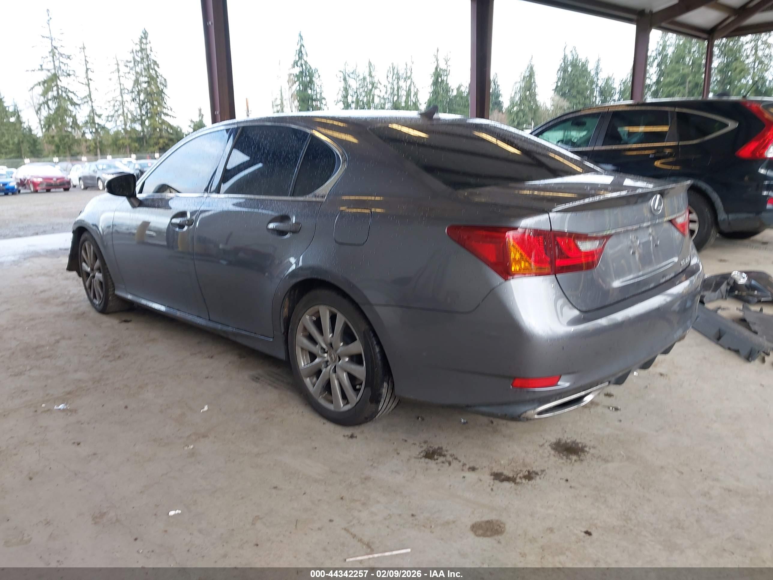 LEXUS GS image 3