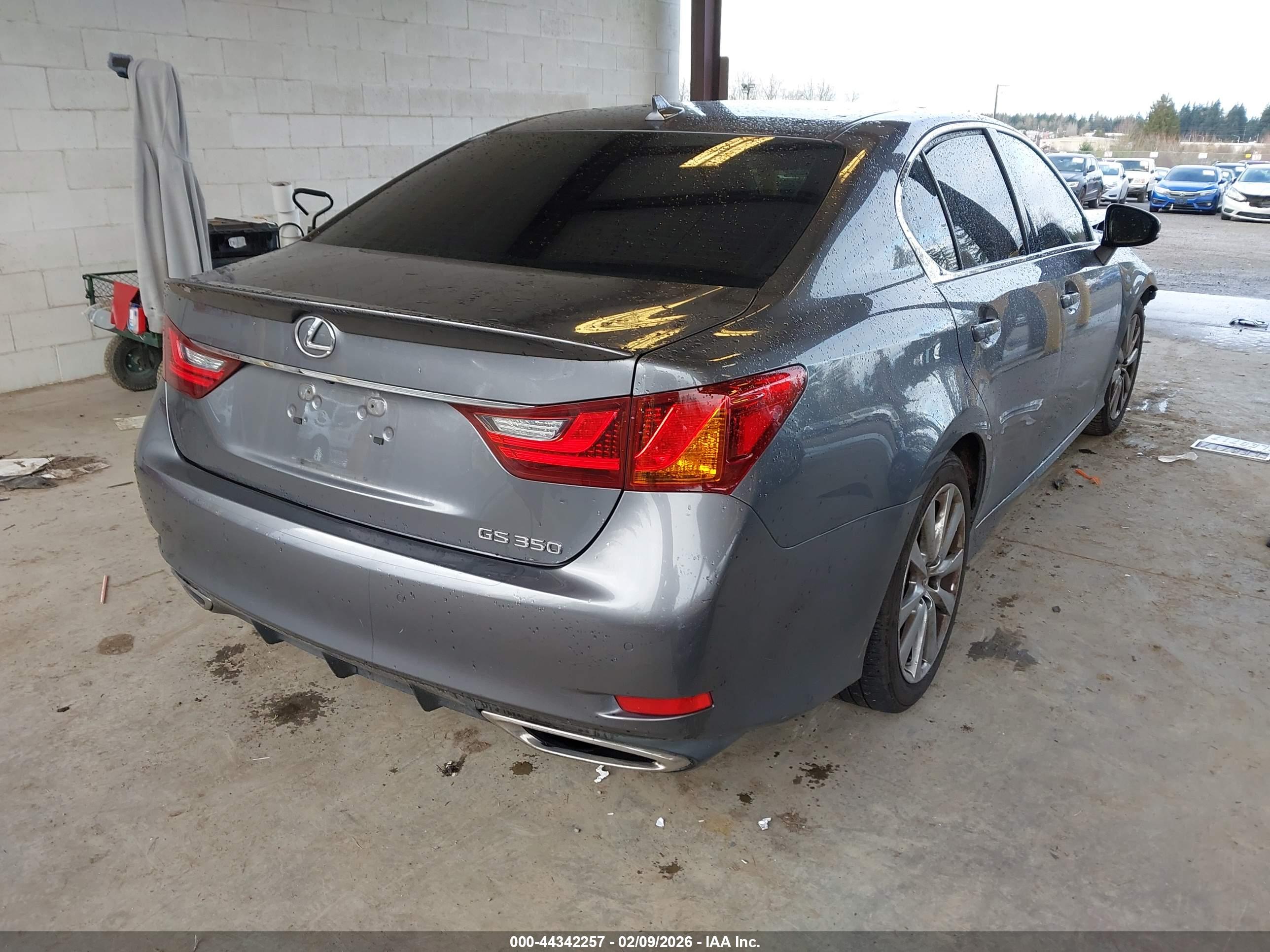 LEXUS GS image 4