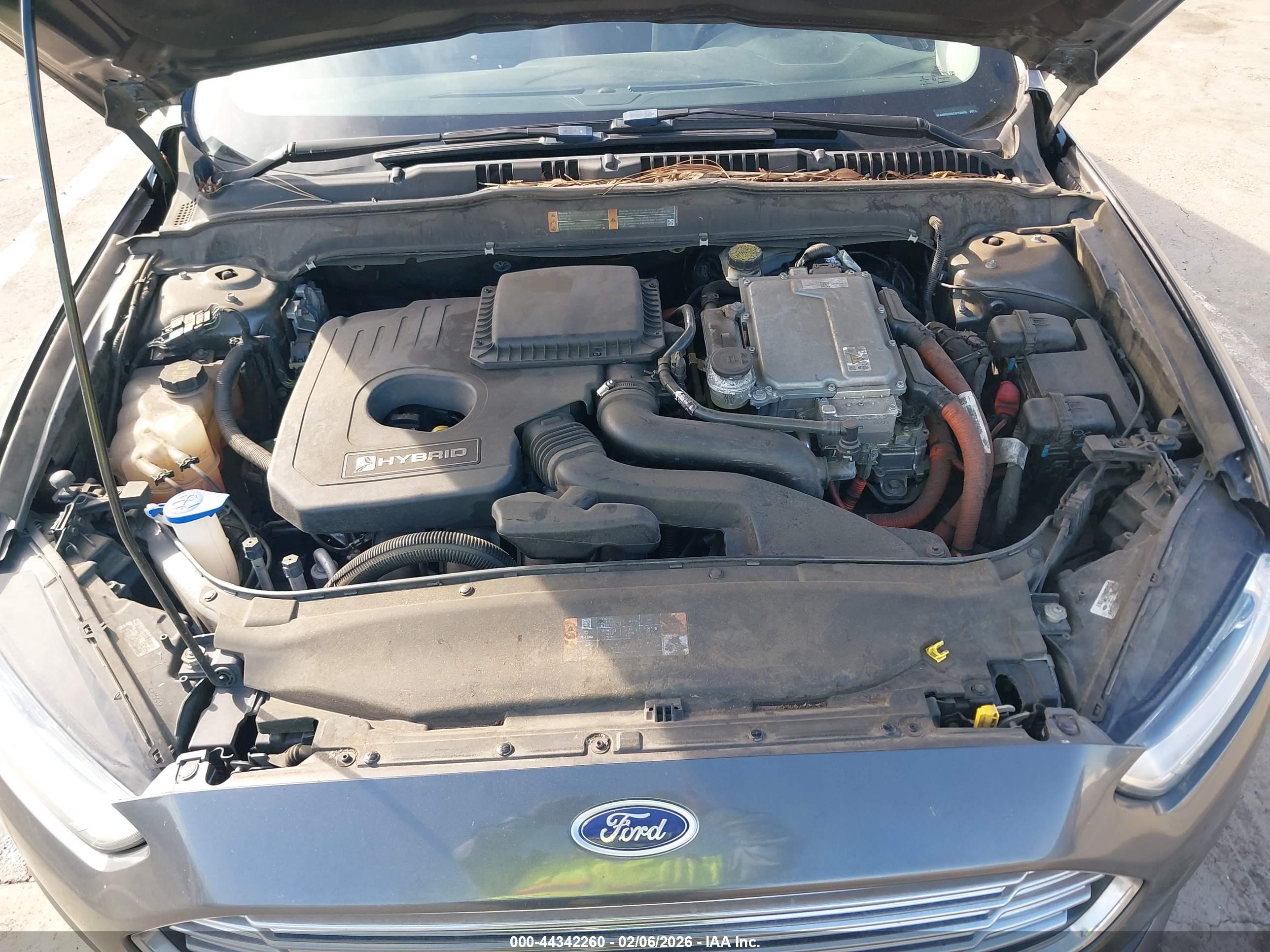 FORD FUSION image 10