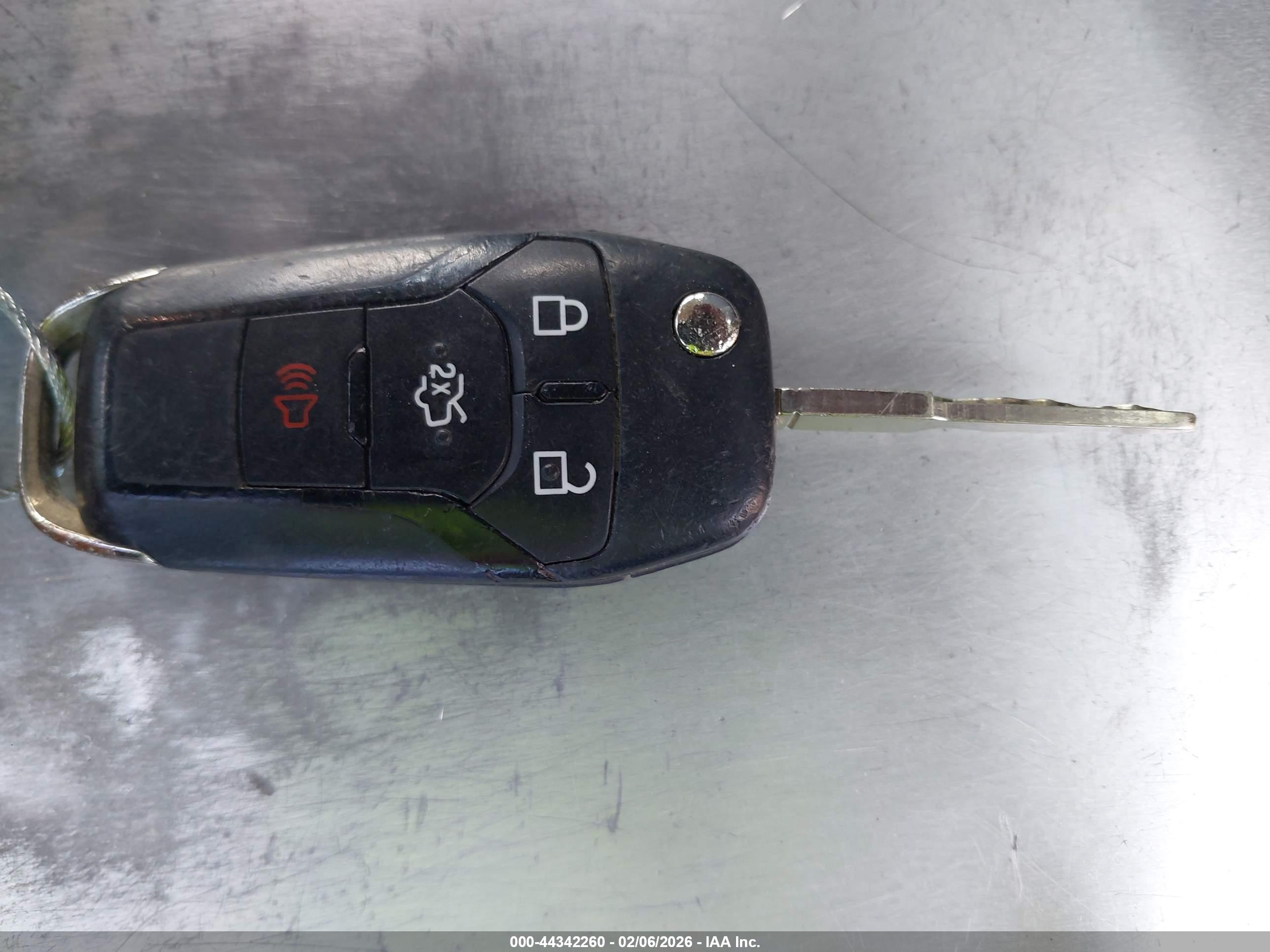 FORD FUSION image 11