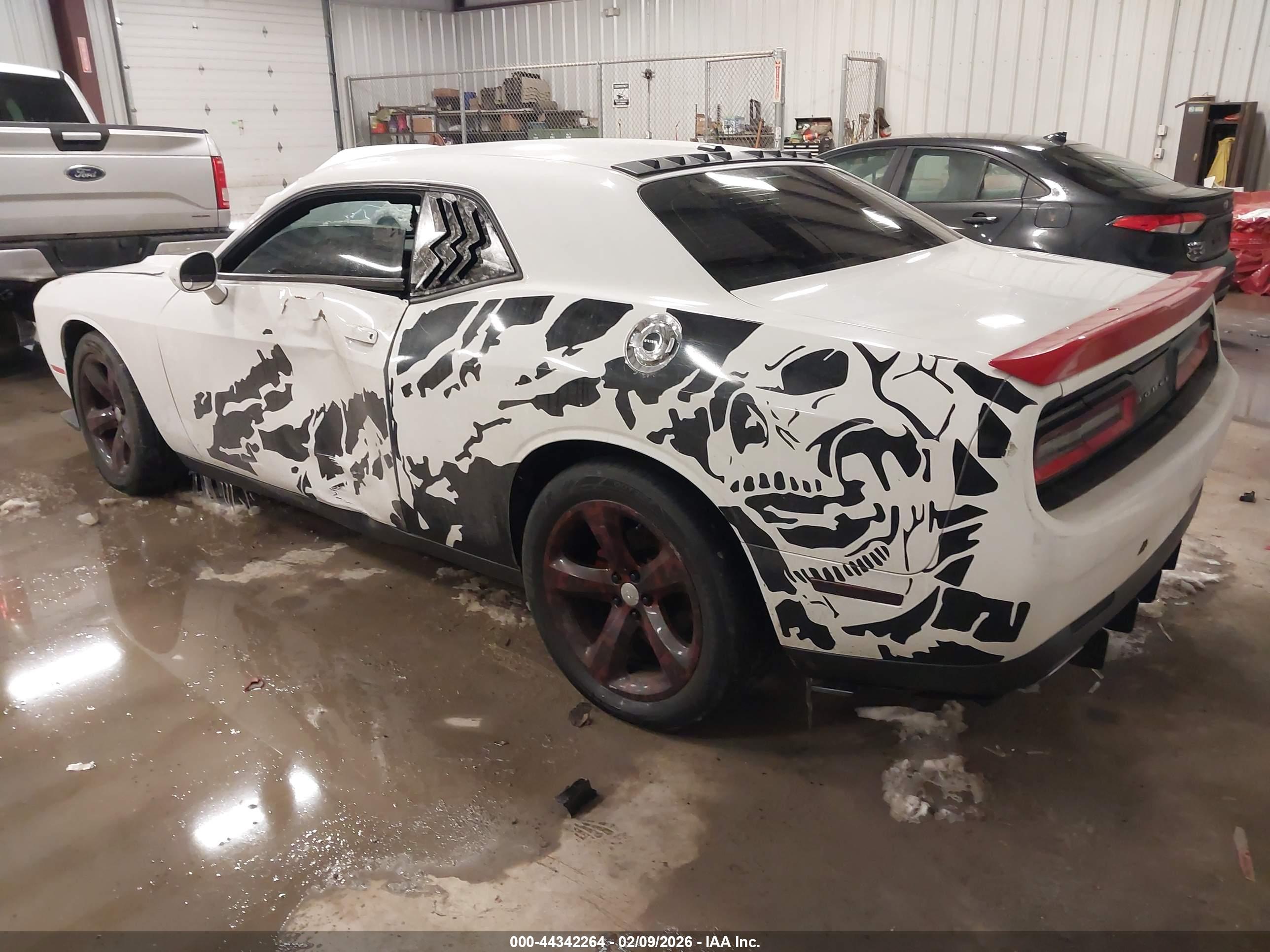 DODGE CHALLENGER image 3