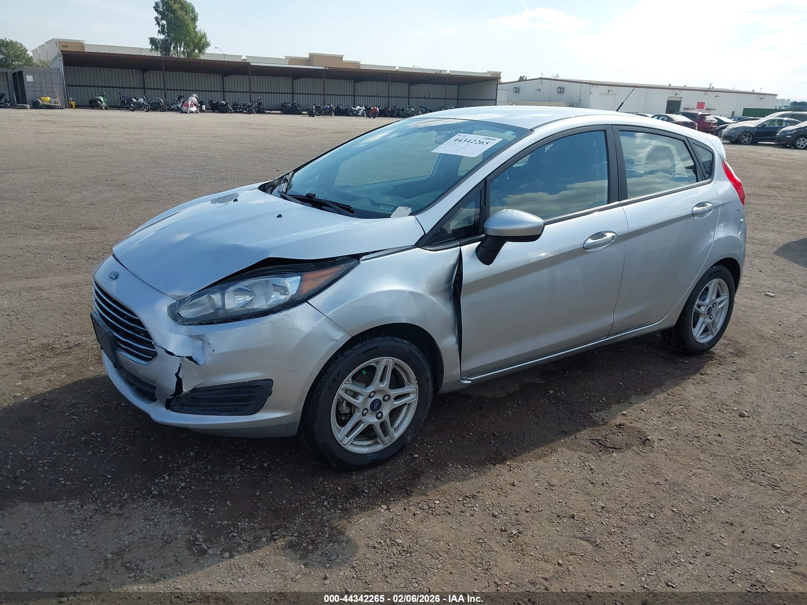 FORD FIESTA image 2