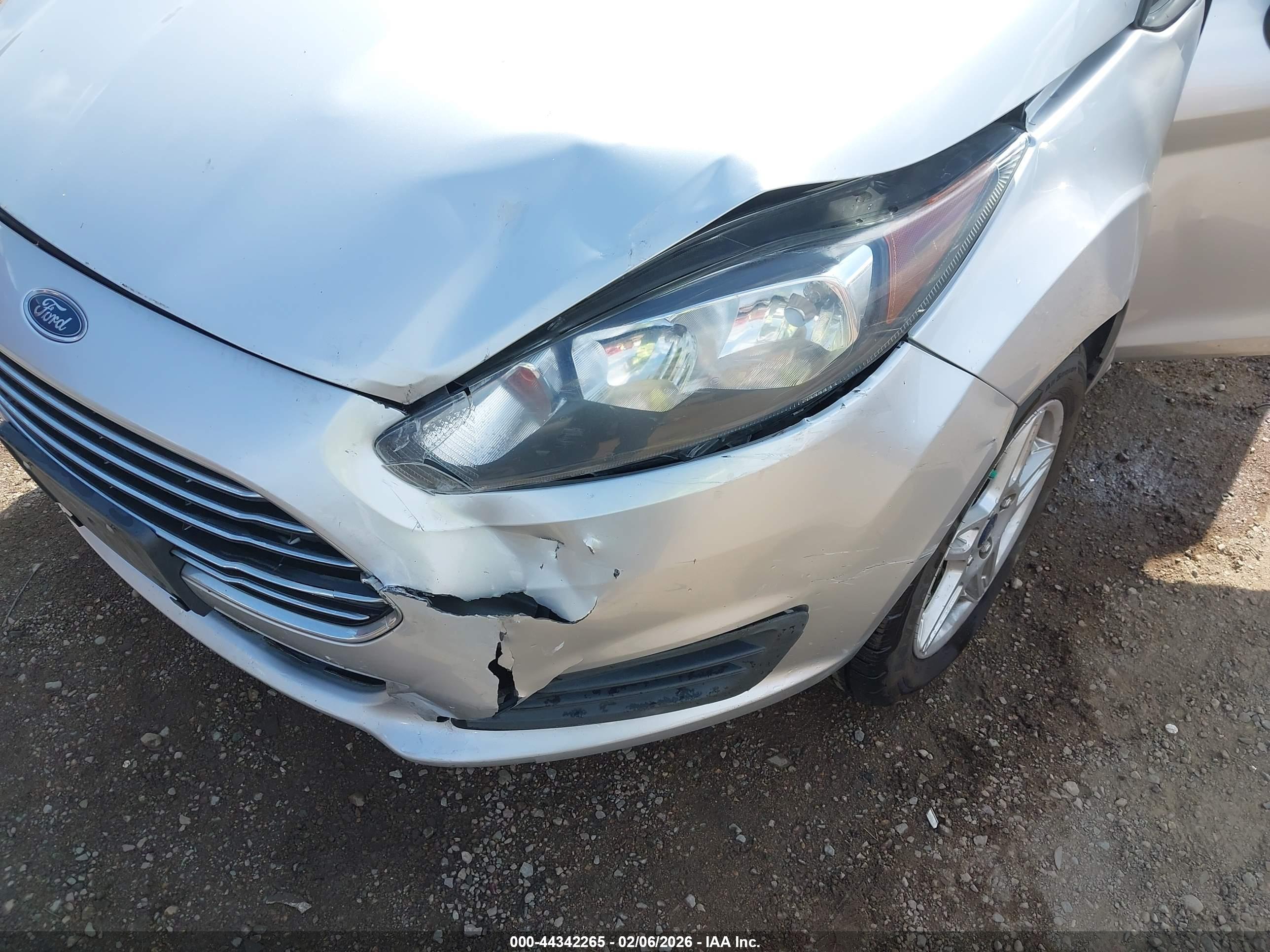 FORD FIESTA image 6
