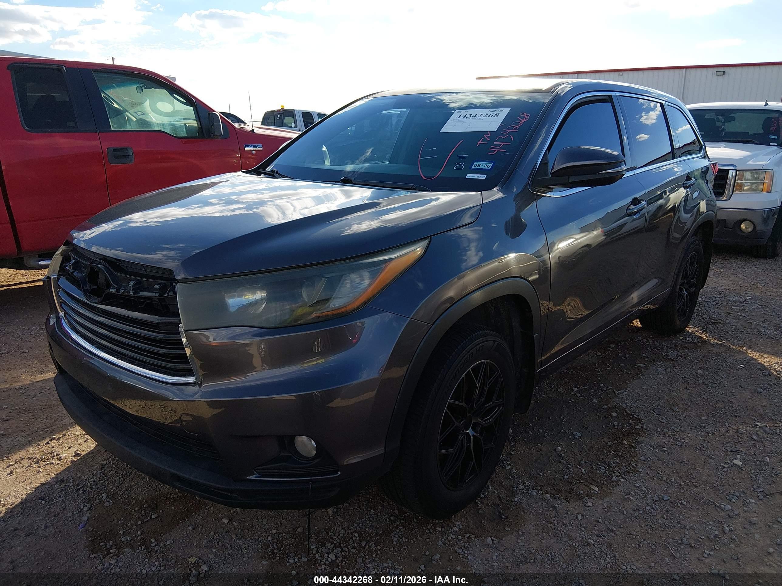 TOYOTA HIGHLANDER image 2