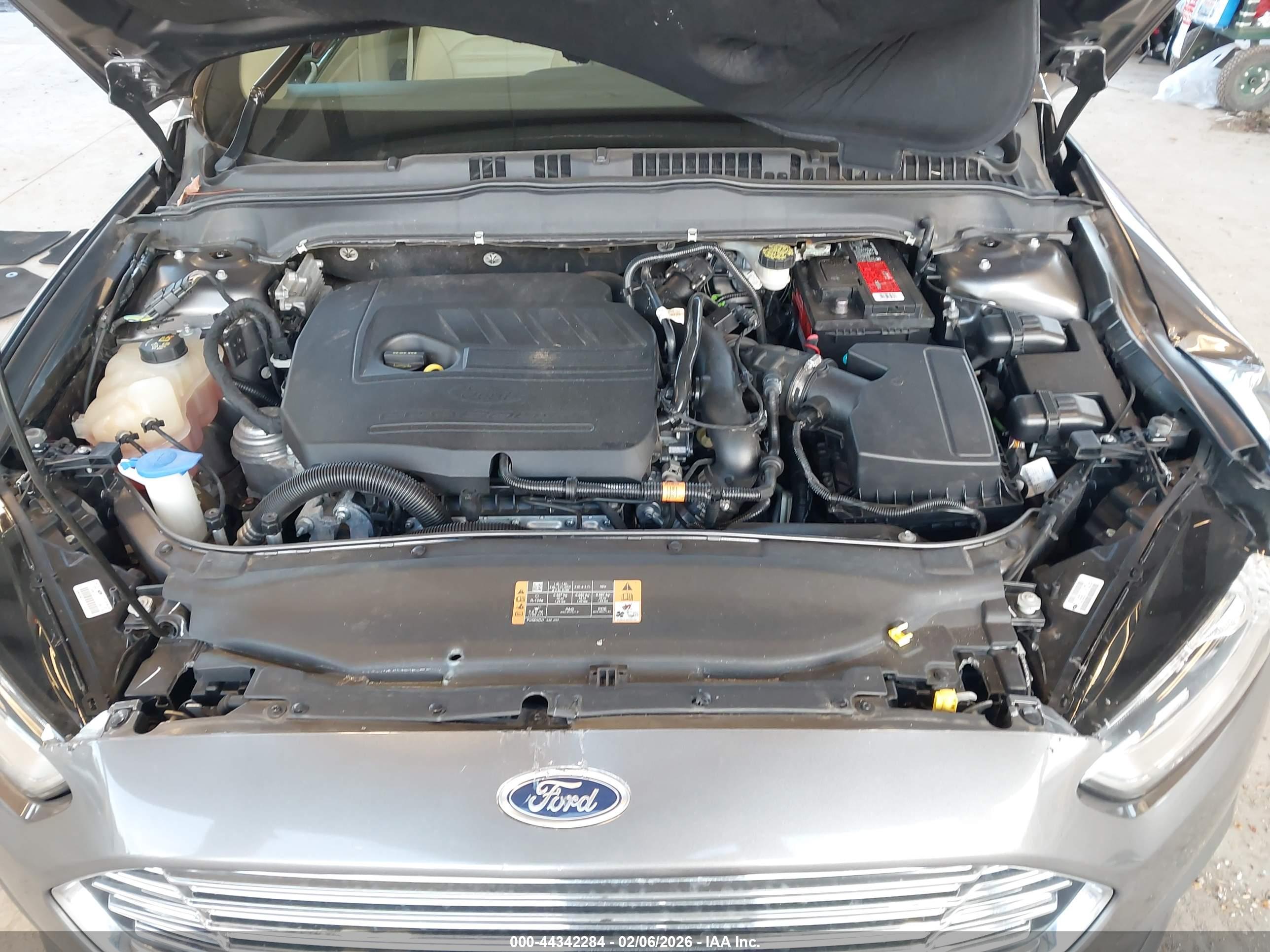 FORD FUSION image 10