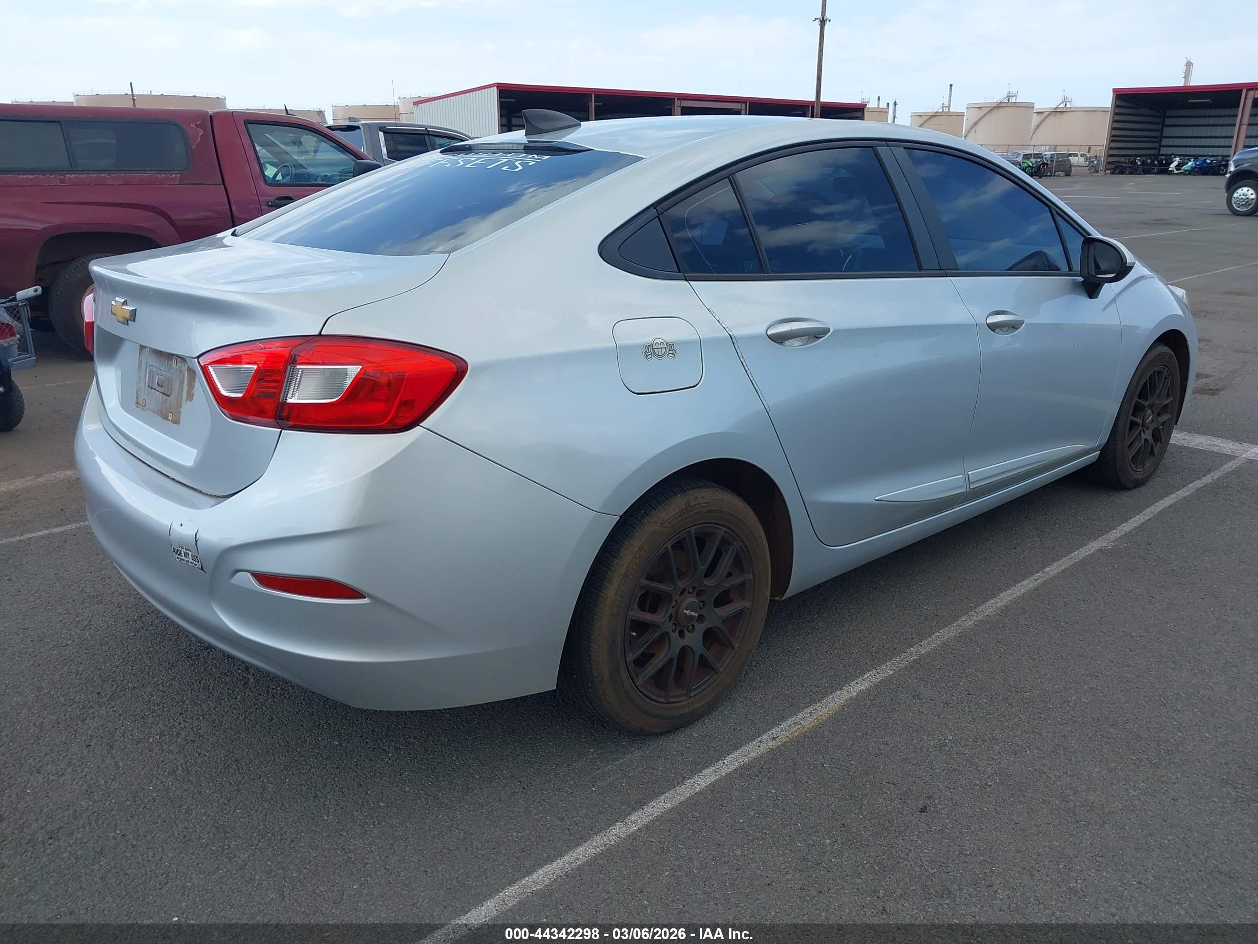 CHEVROLET CRUZE image 4