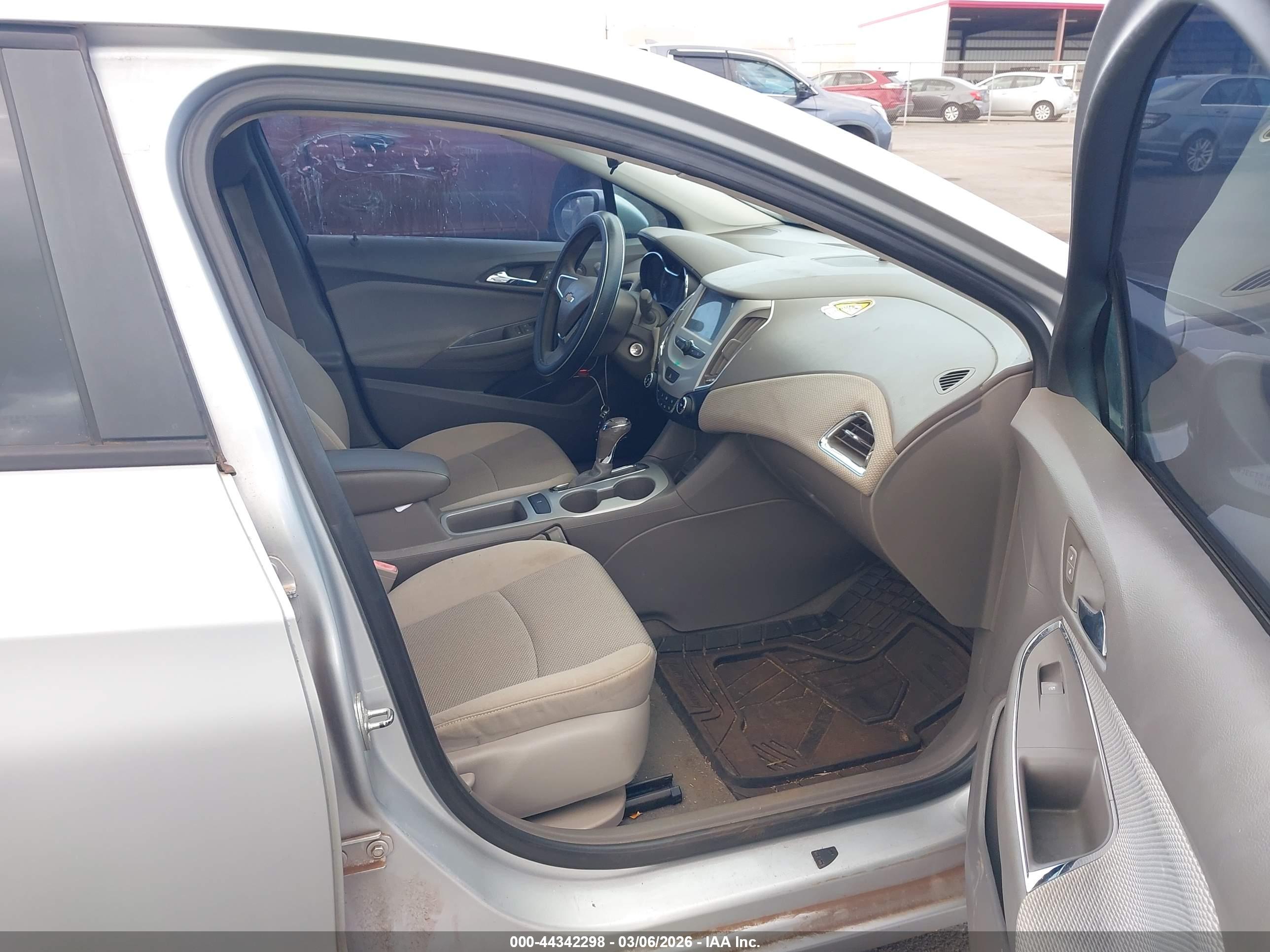 CHEVROLET CRUZE image 5