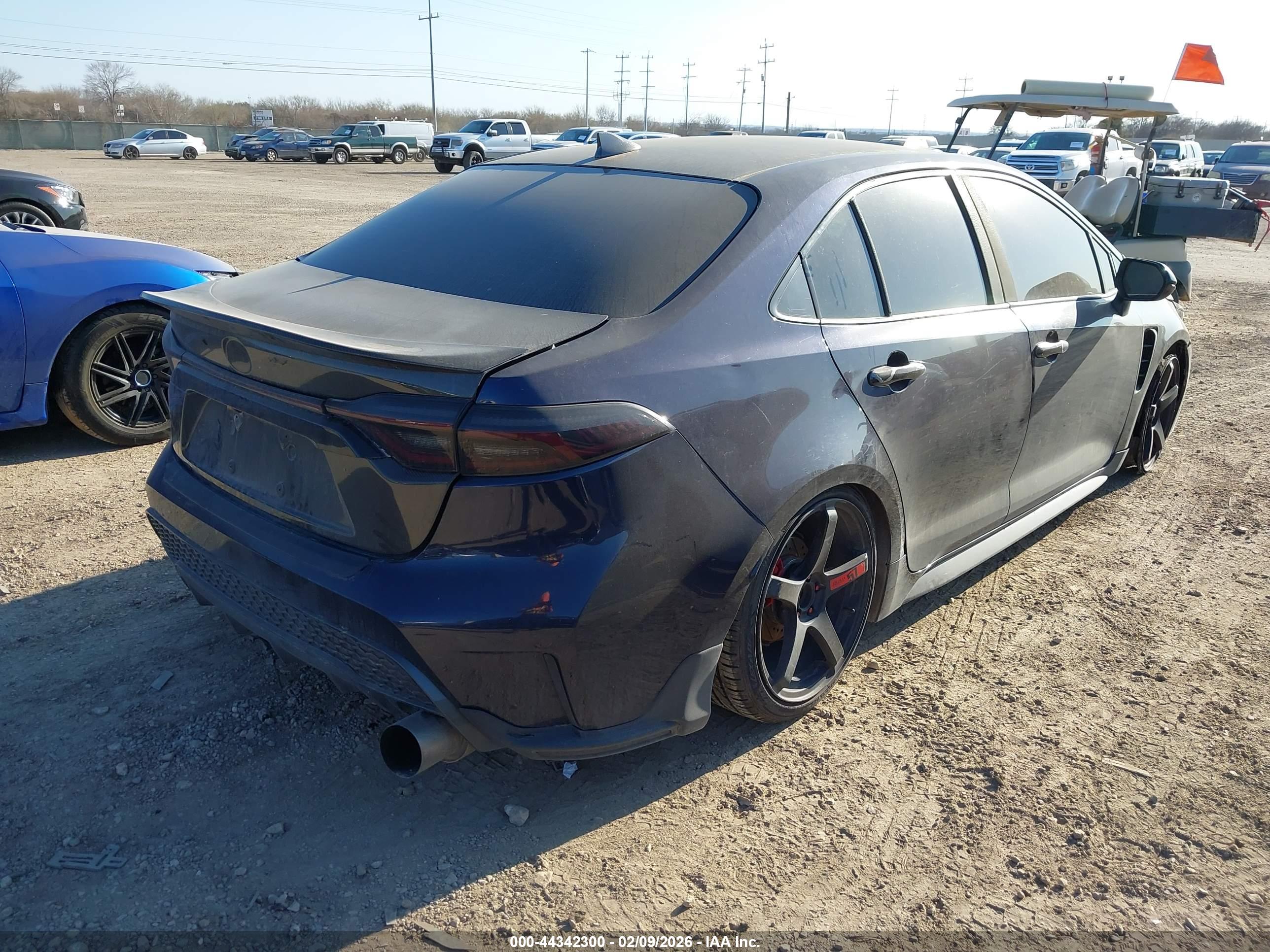 TOYOTA COROLLA image 4