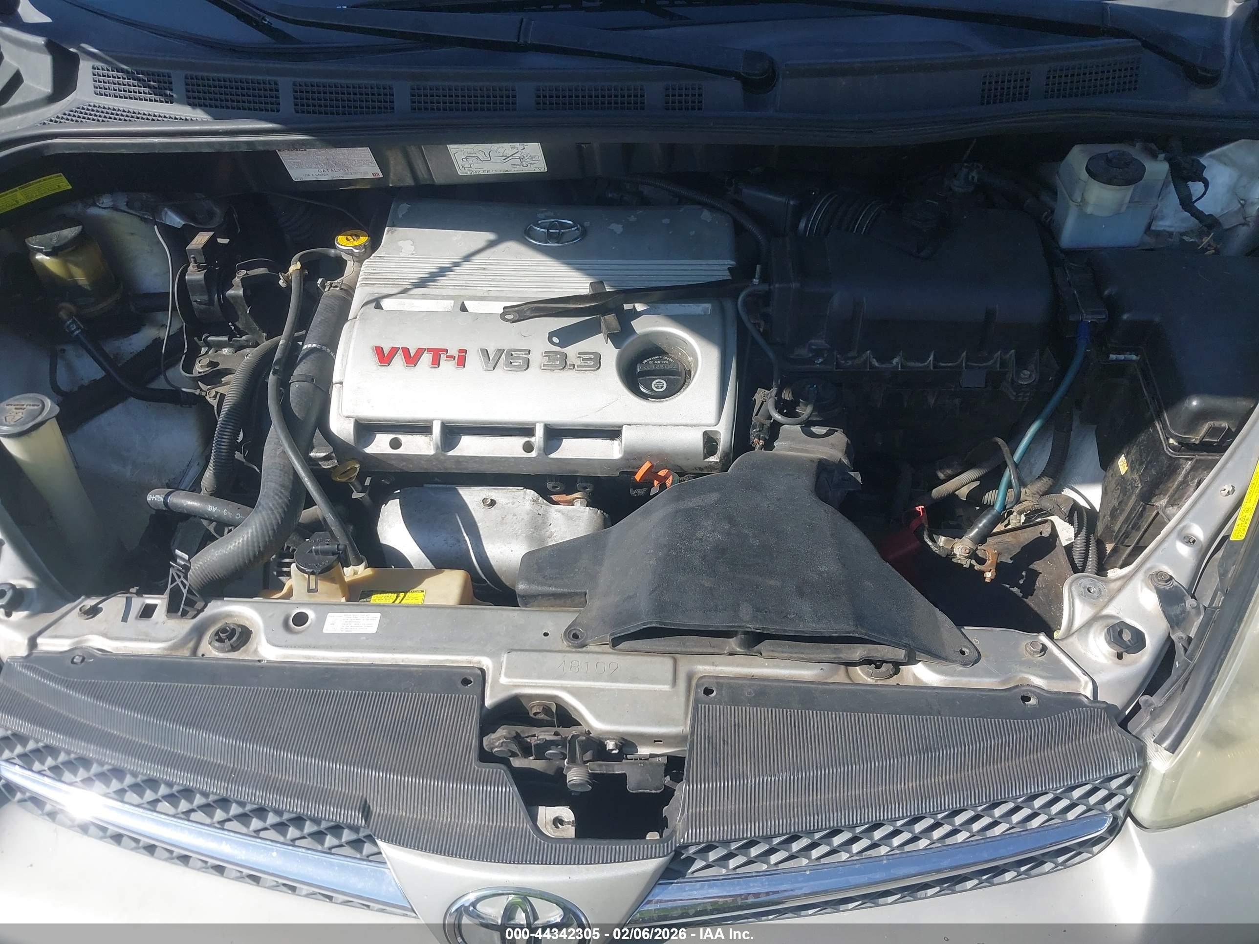 TOYOTA SIENNA image 10