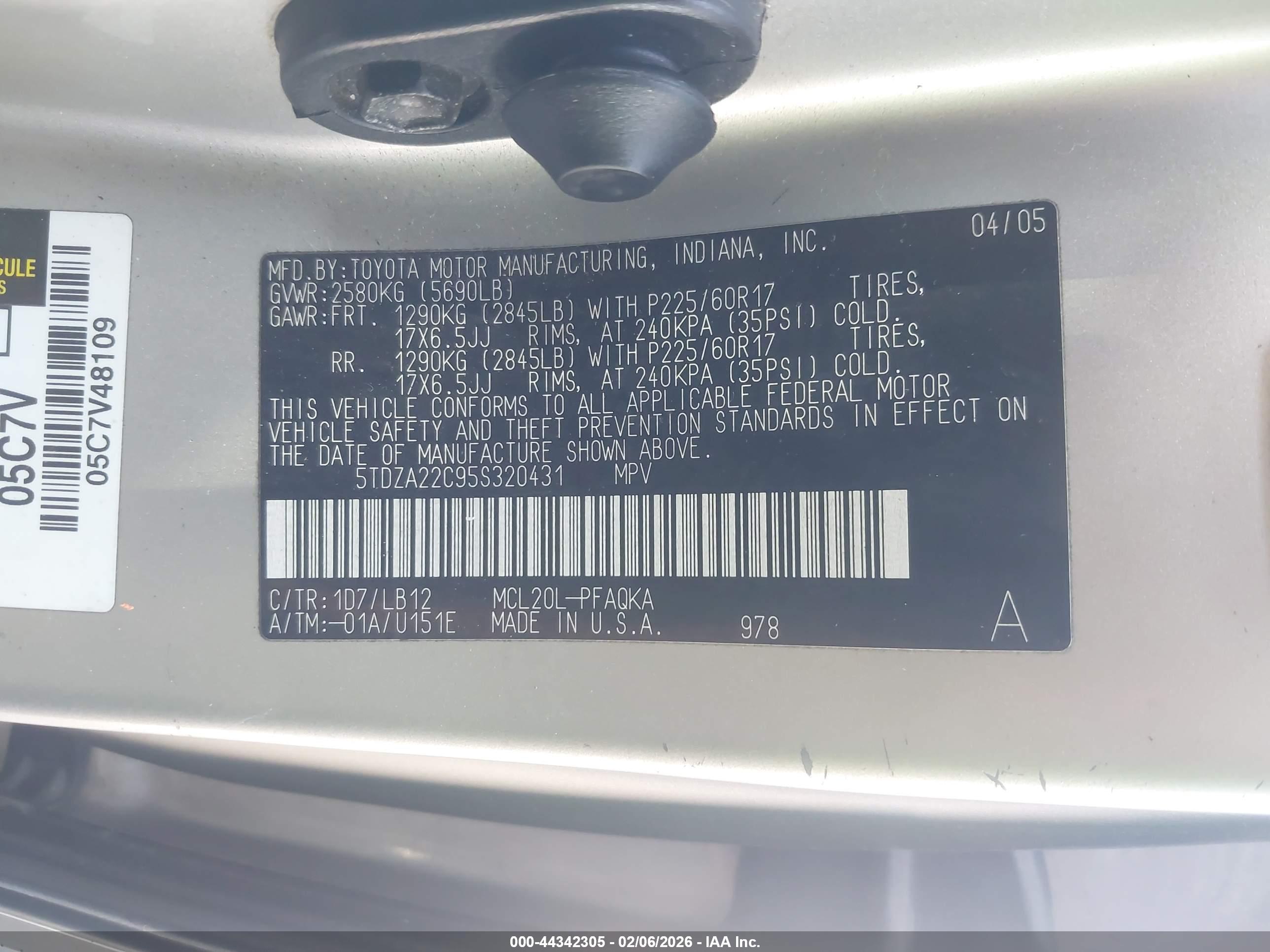 TOYOTA SIENNA image 9