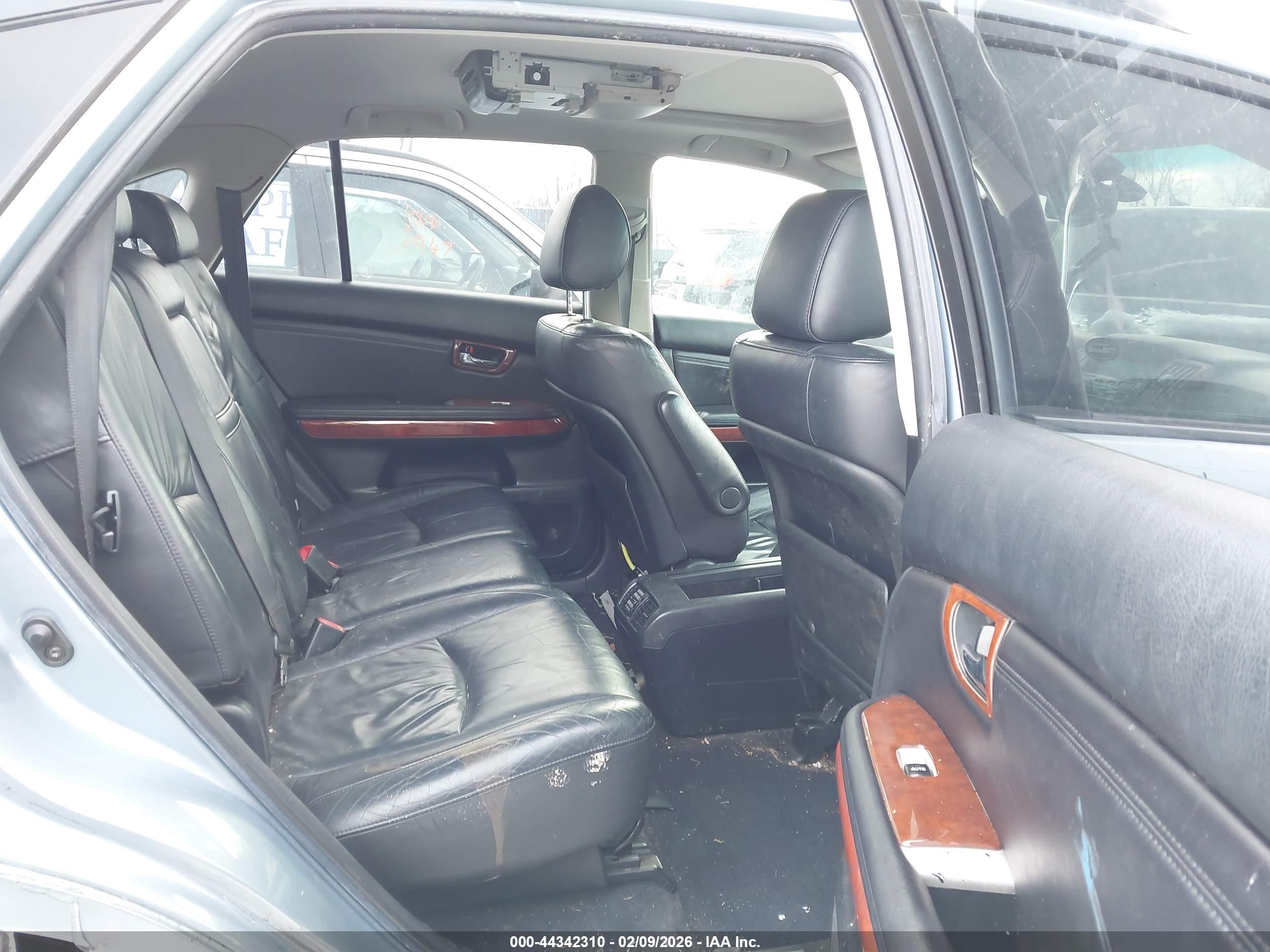 LEXUS RX image 8