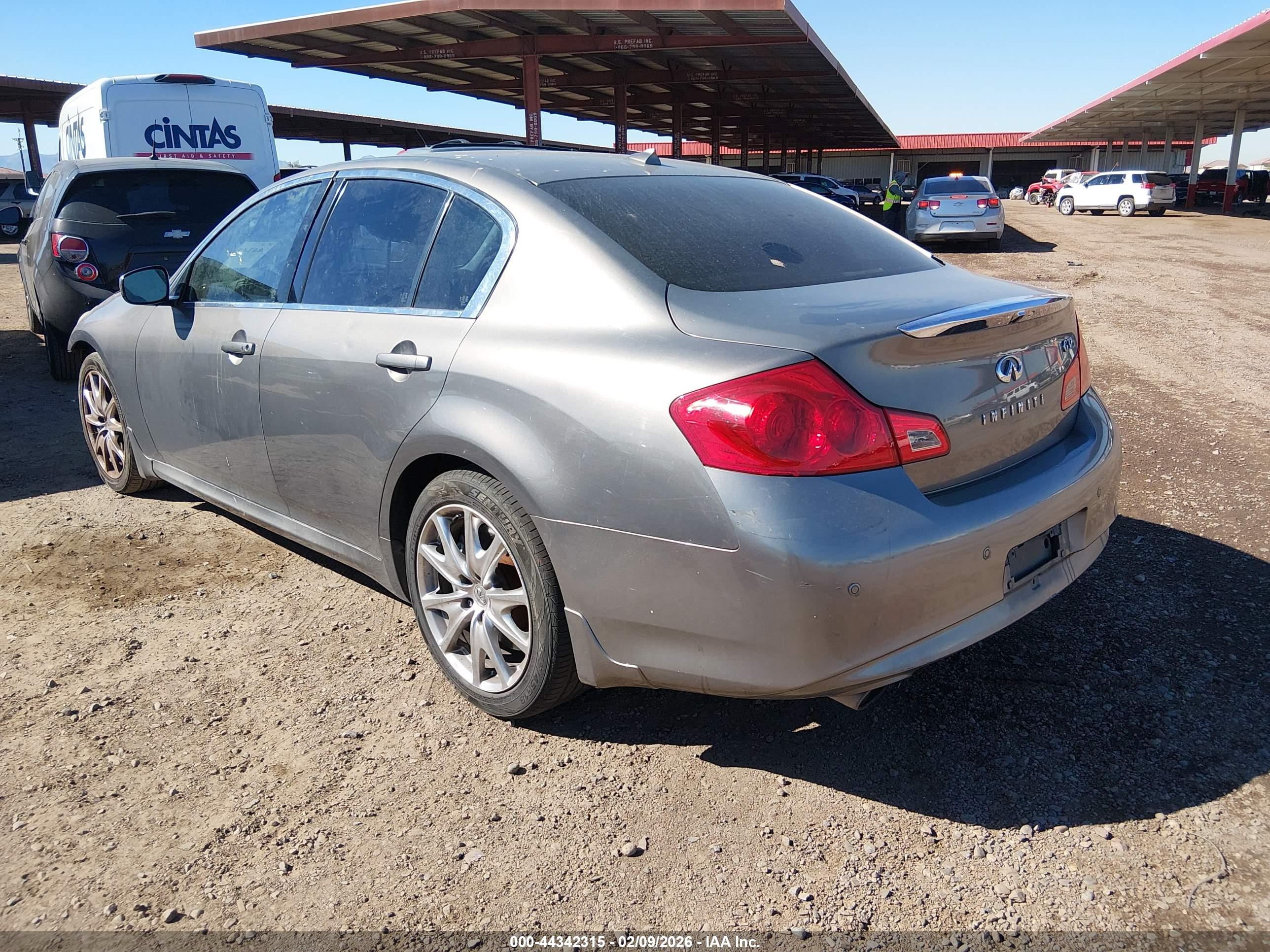 INFINITI G37 image 3