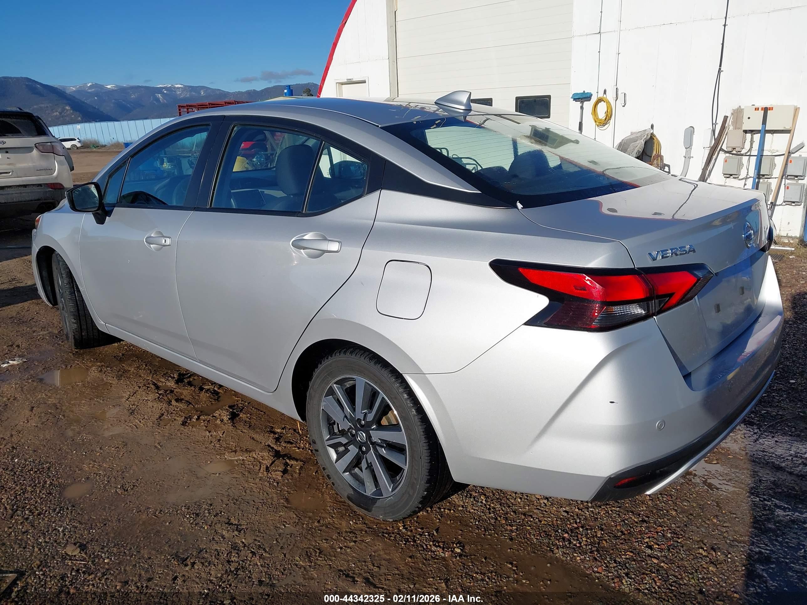 NISSAN VERSA image 3
