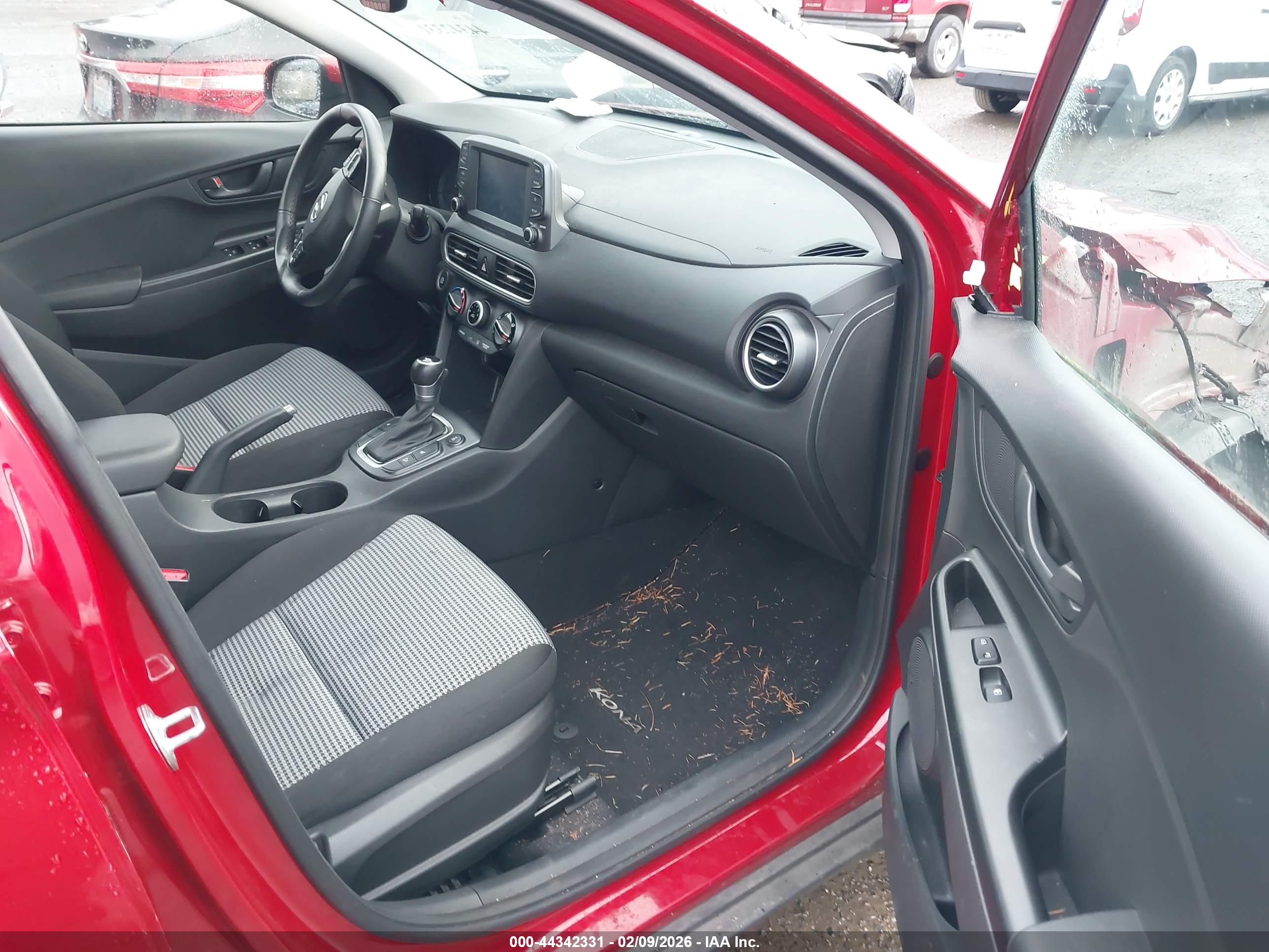 HYUNDAI KONA image 5