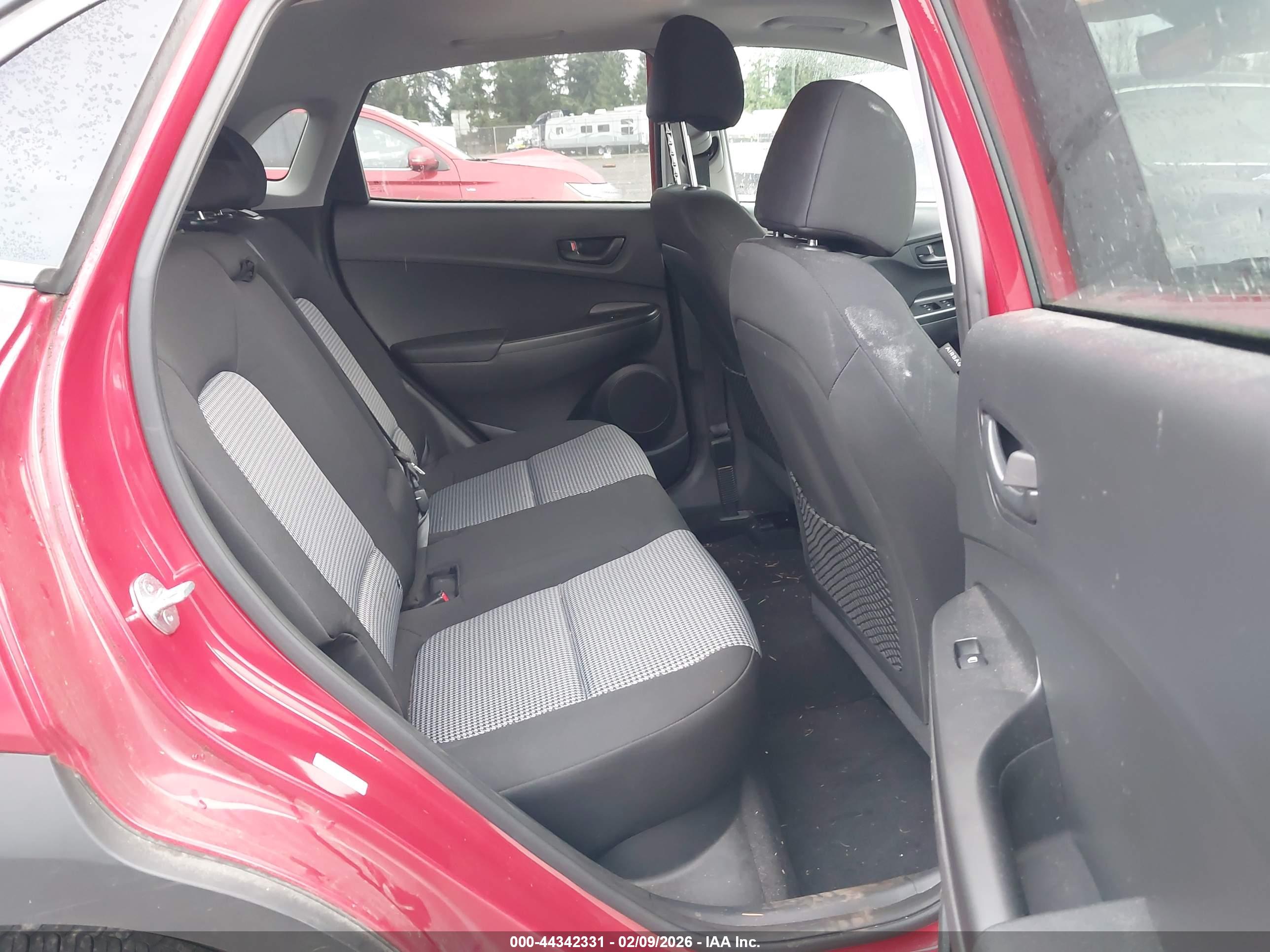 HYUNDAI KONA image 8