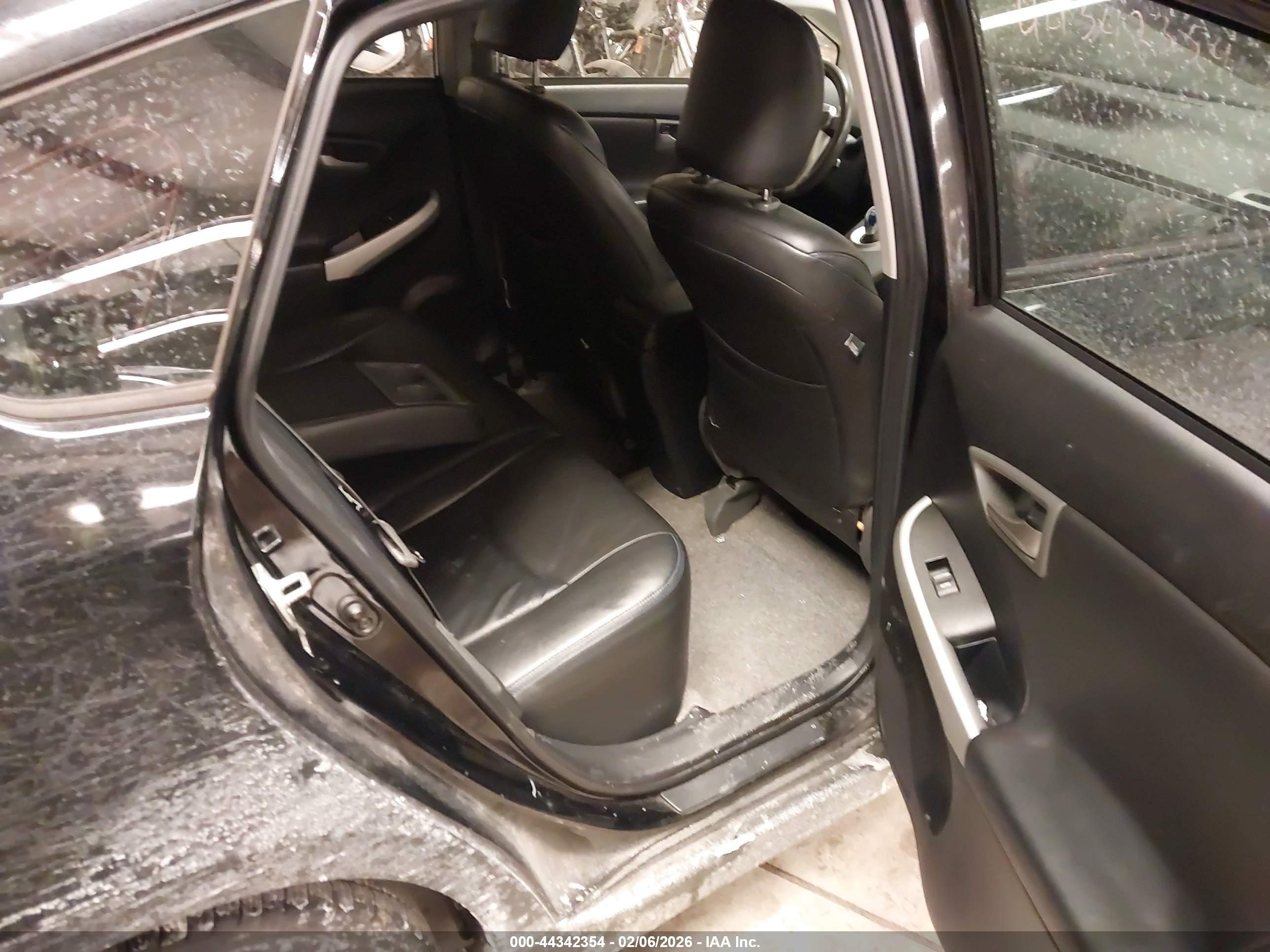 TOYOTA PRIUS image 8