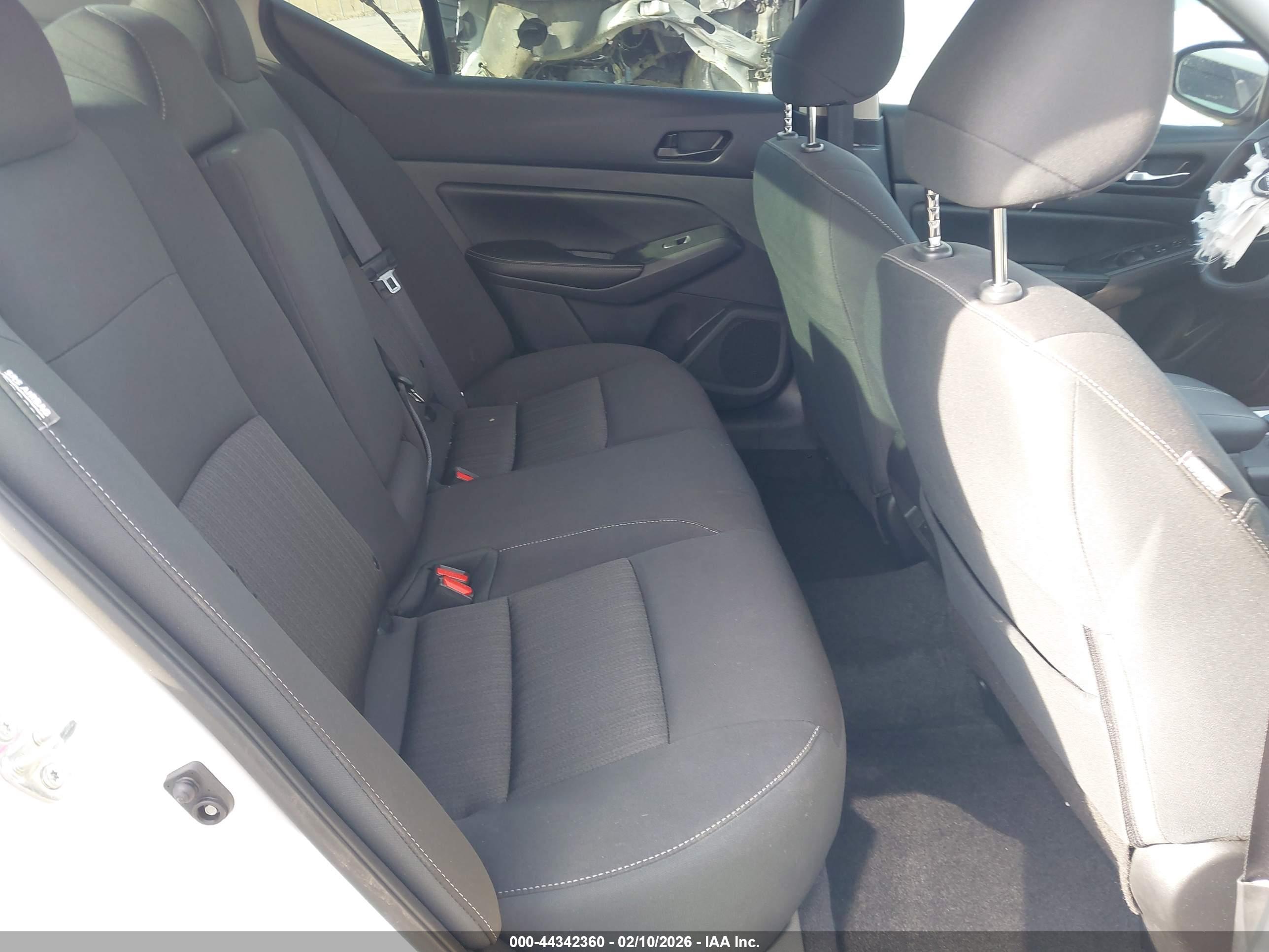 NISSAN ALTIMA image 8