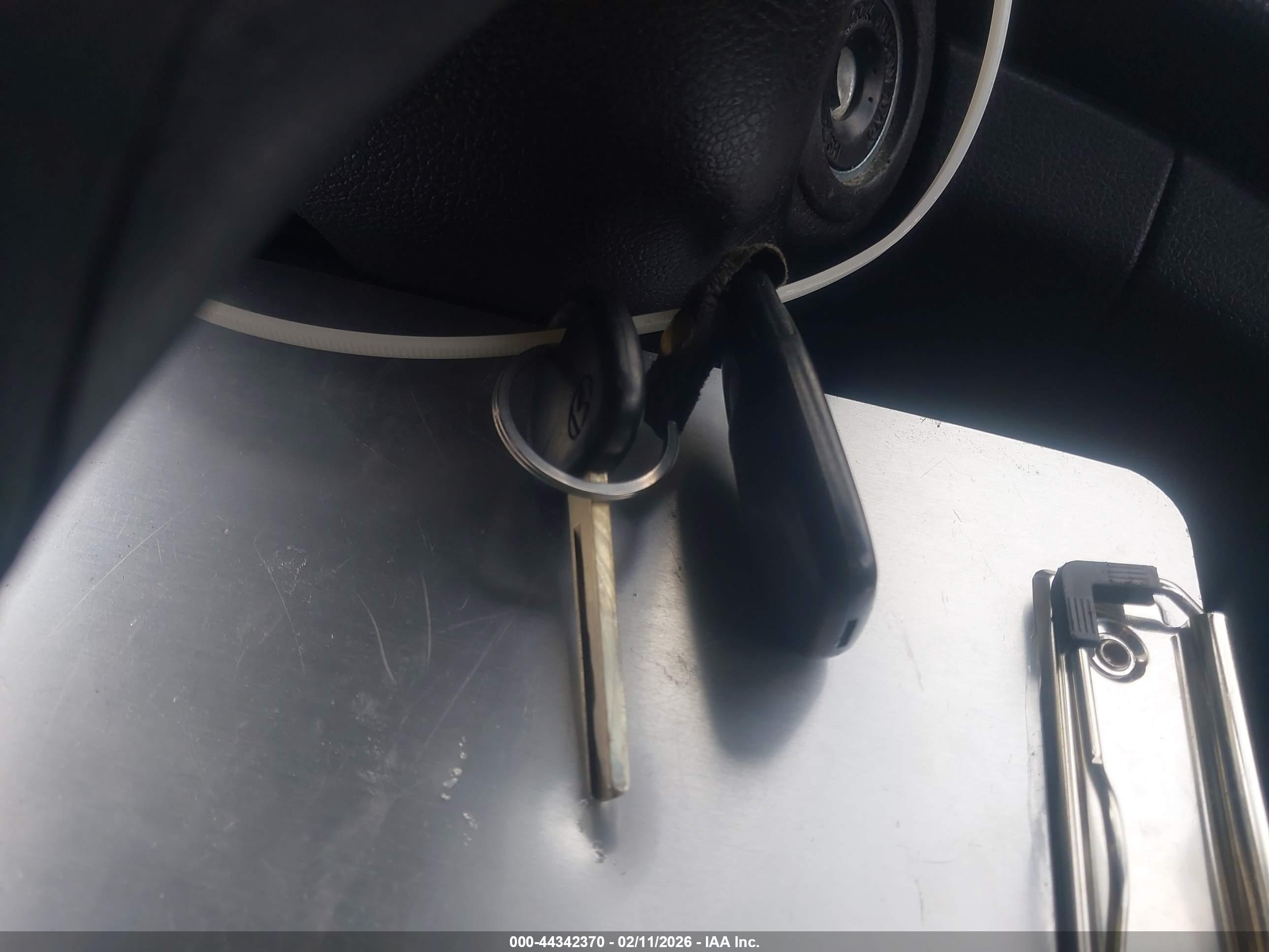 HYUNDAI ACCENT image 11