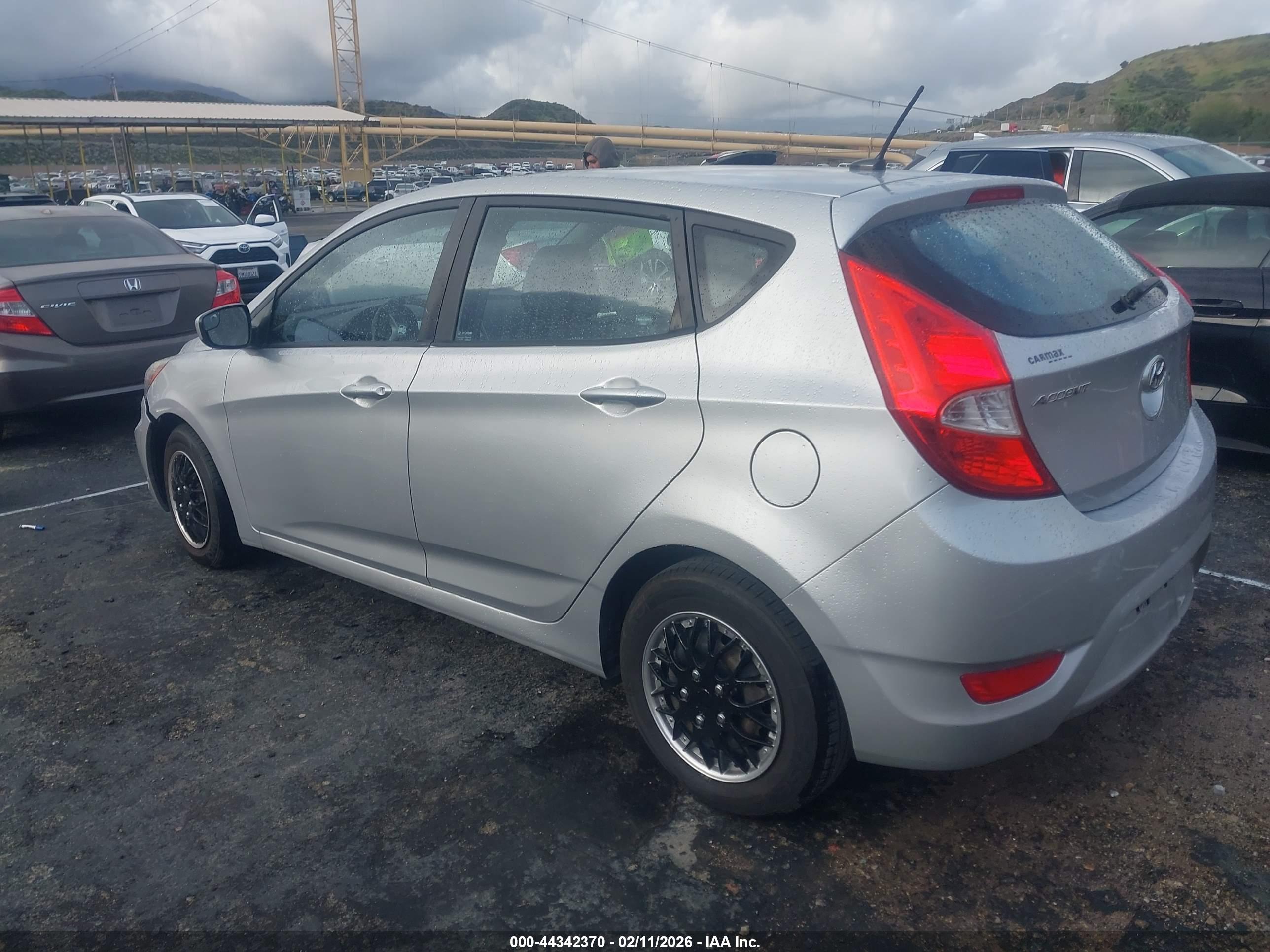 HYUNDAI ACCENT image 3