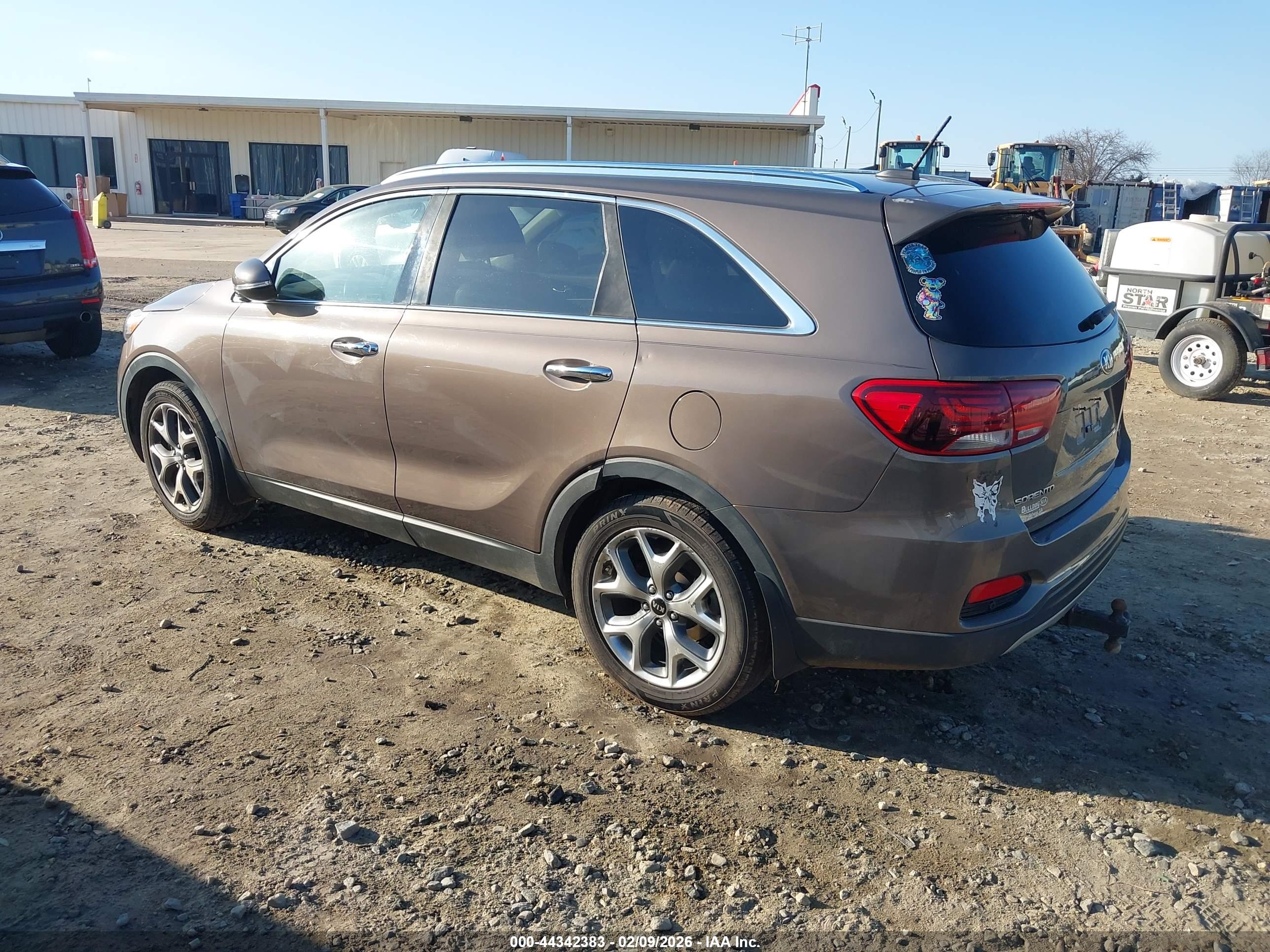 KIA SORENTO image 3