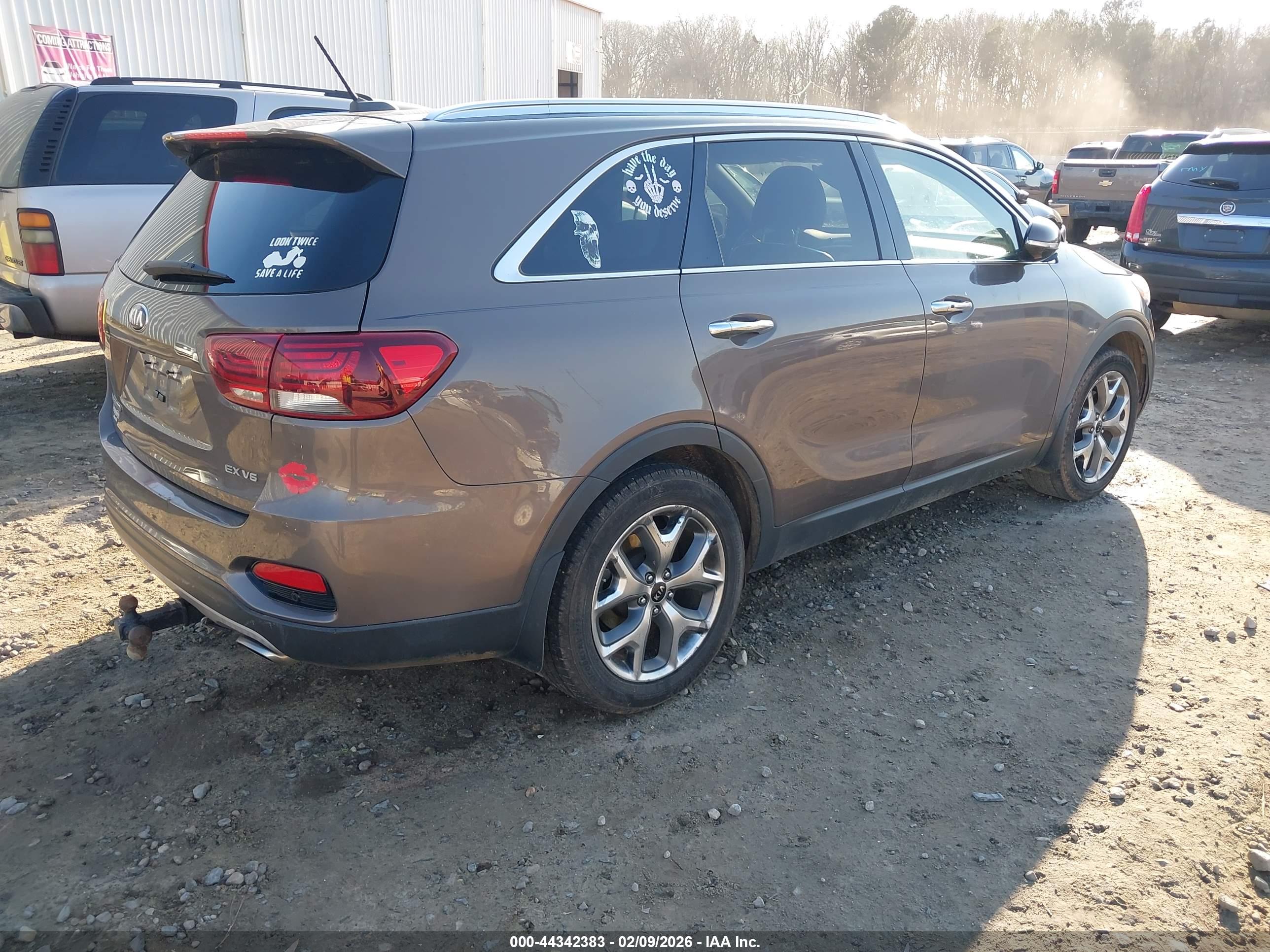 KIA SORENTO image 4