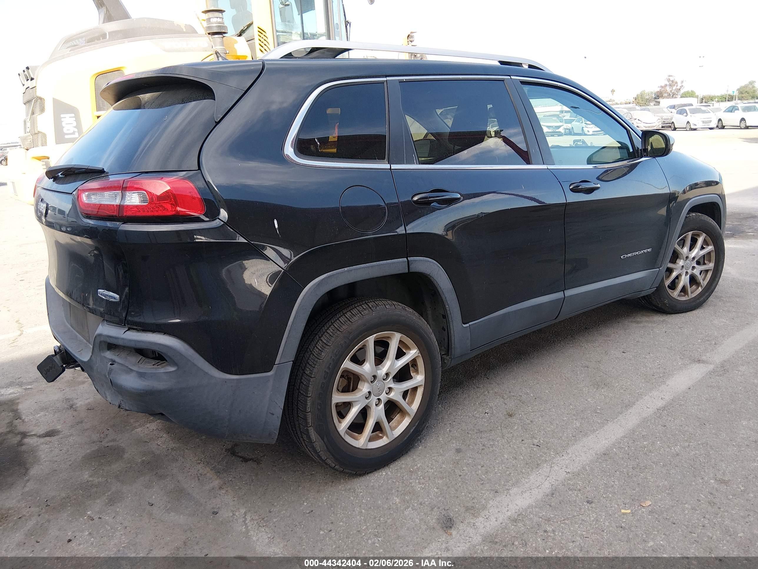 JEEP CHEROKEE image 4