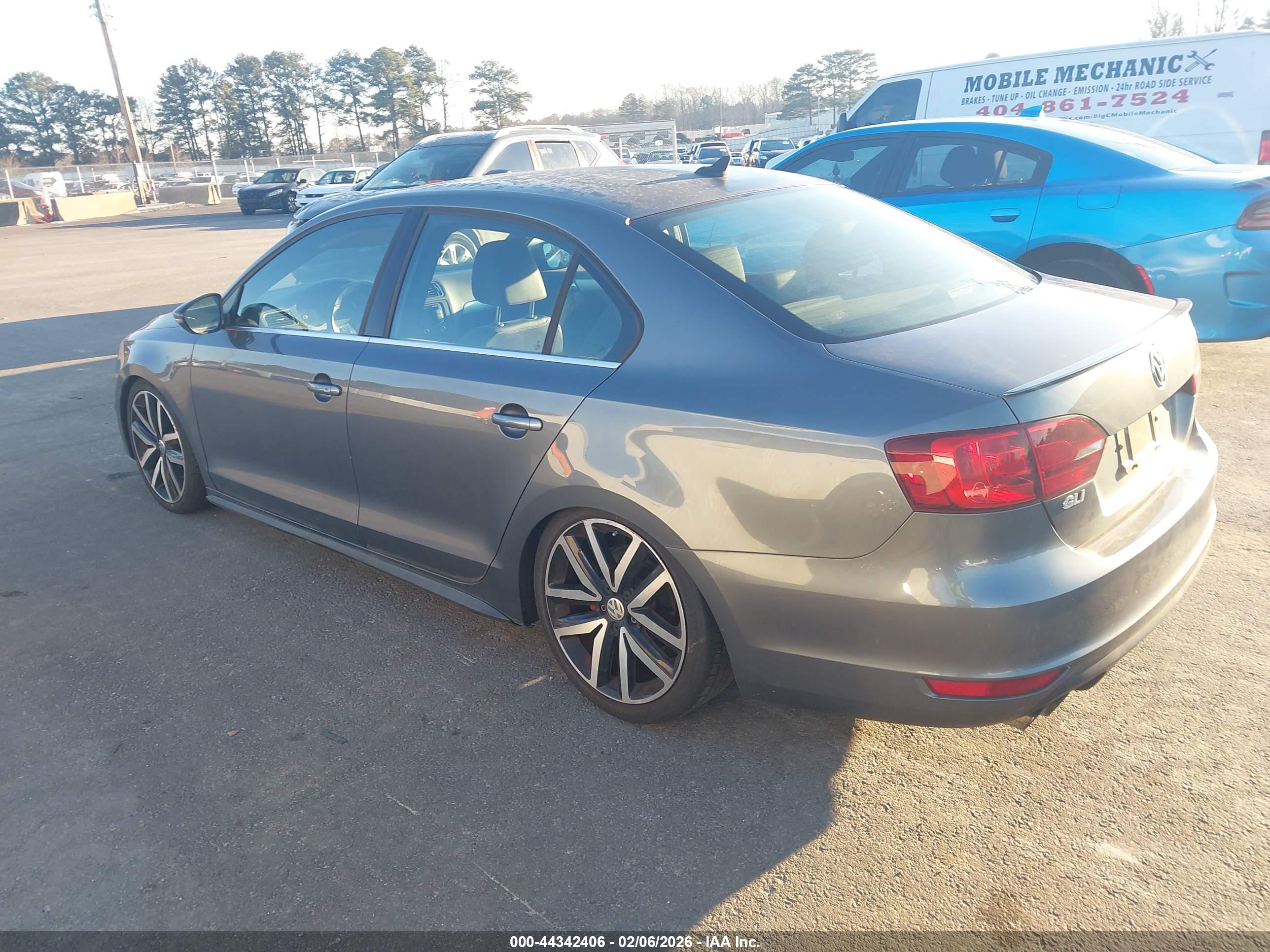 VOLKSWAGEN JETTA image 3