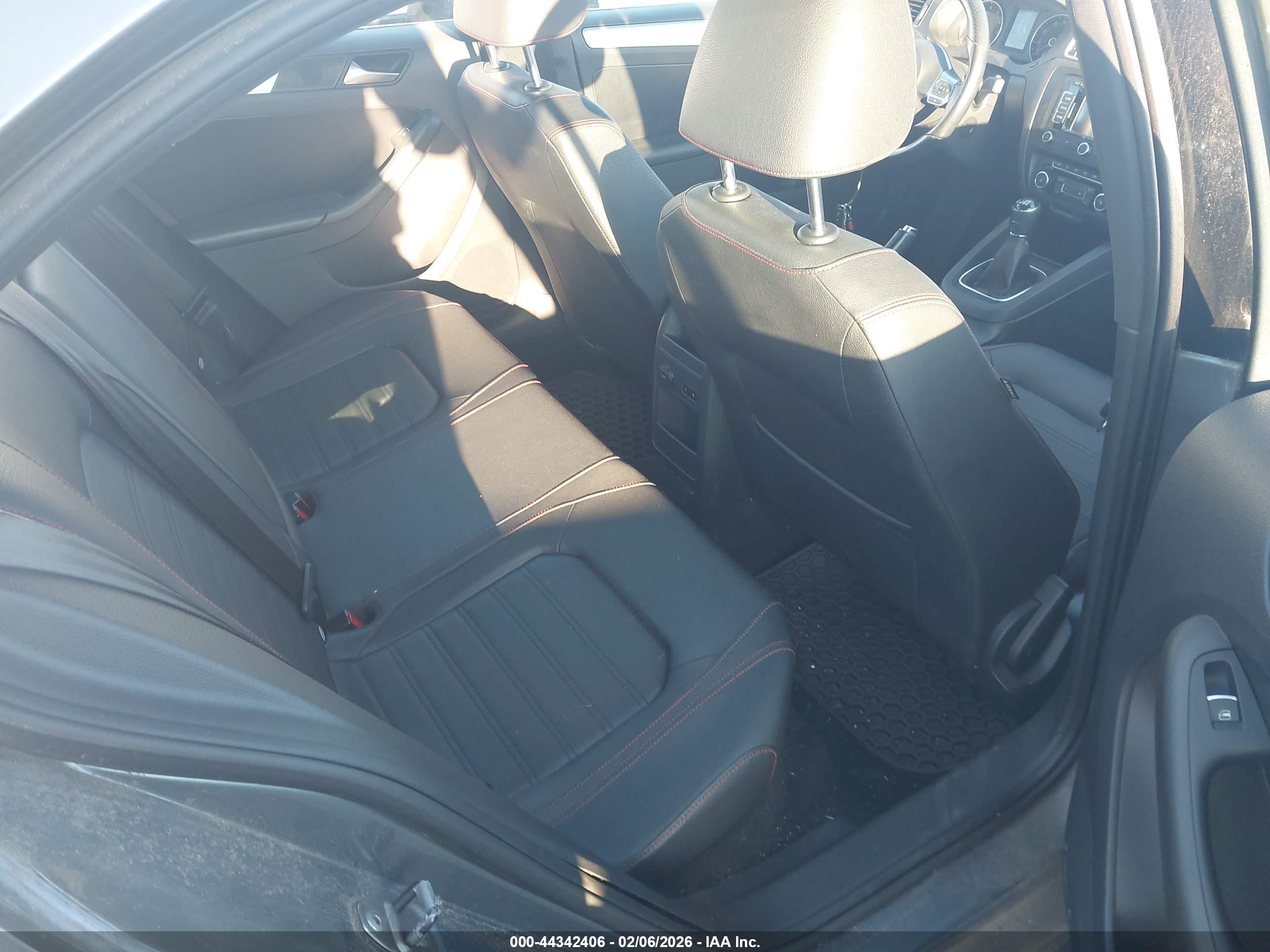 VOLKSWAGEN JETTA image 8