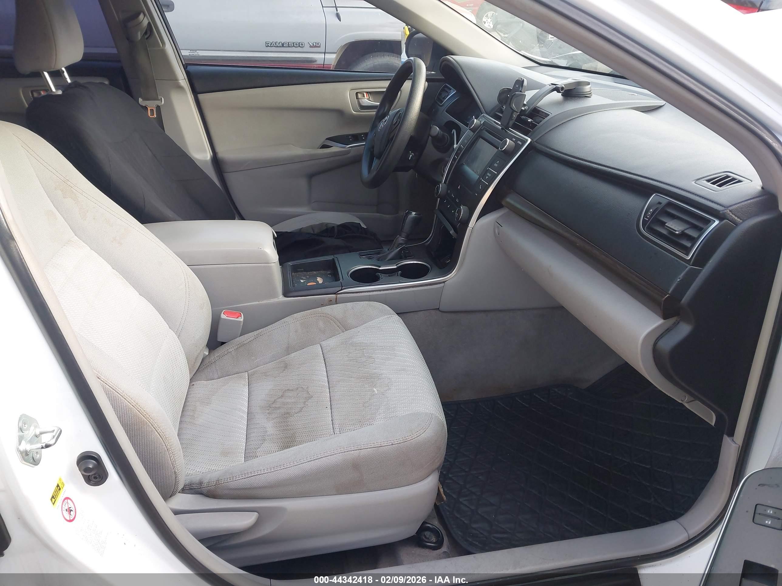 TOYOTA CAMRY image 5
