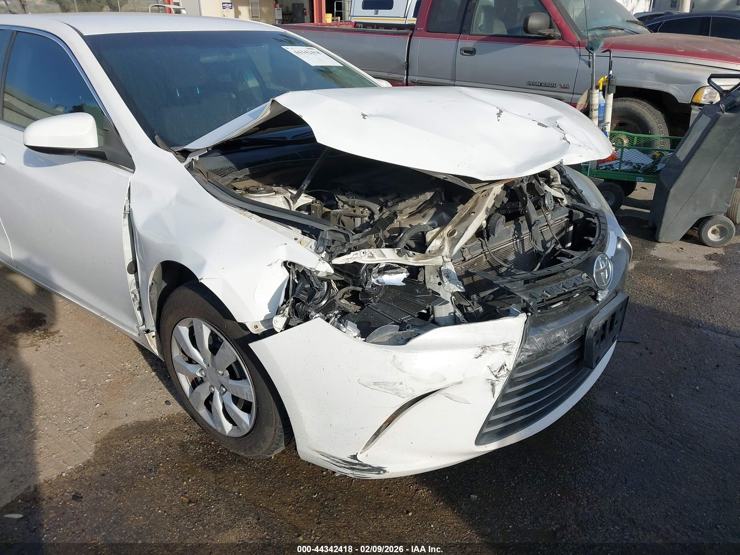 TOYOTA CAMRY image 6