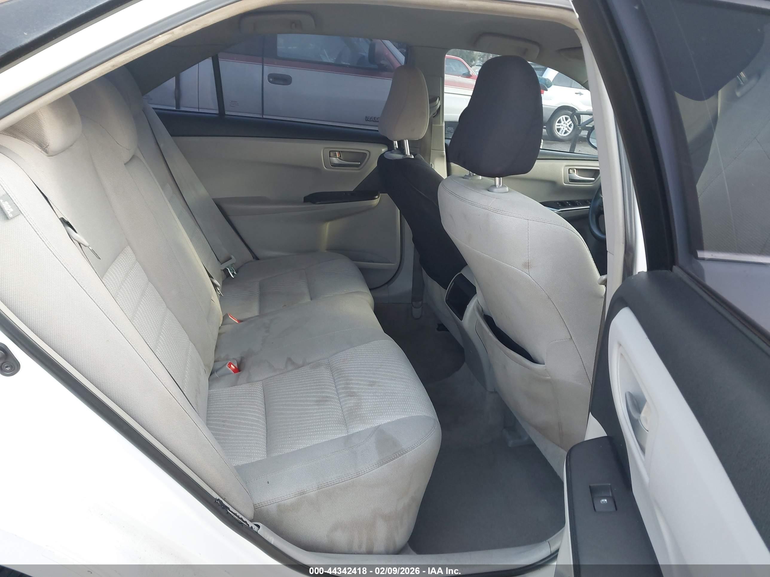 TOYOTA CAMRY image 8
