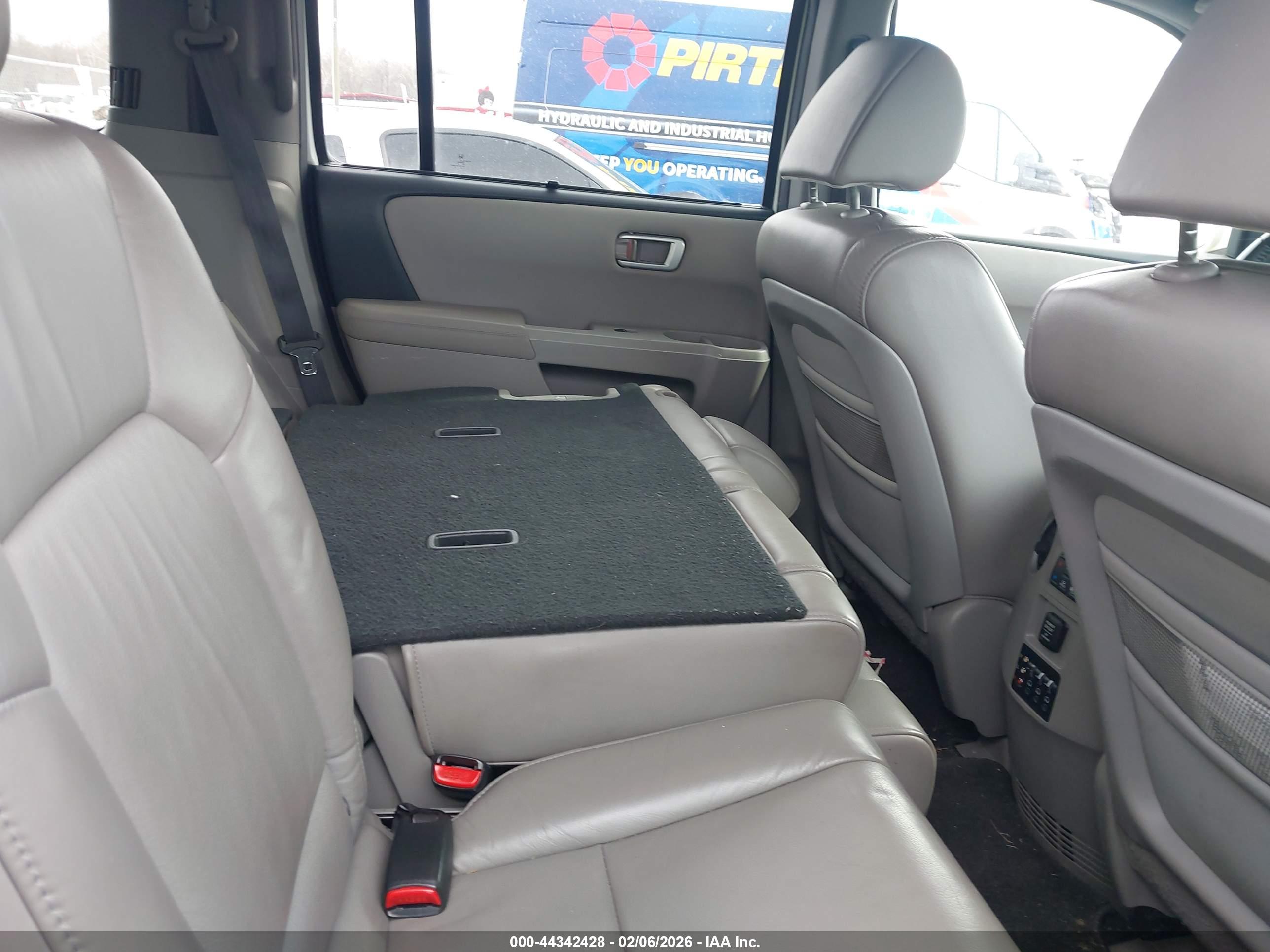 HONDA PILOT image 8