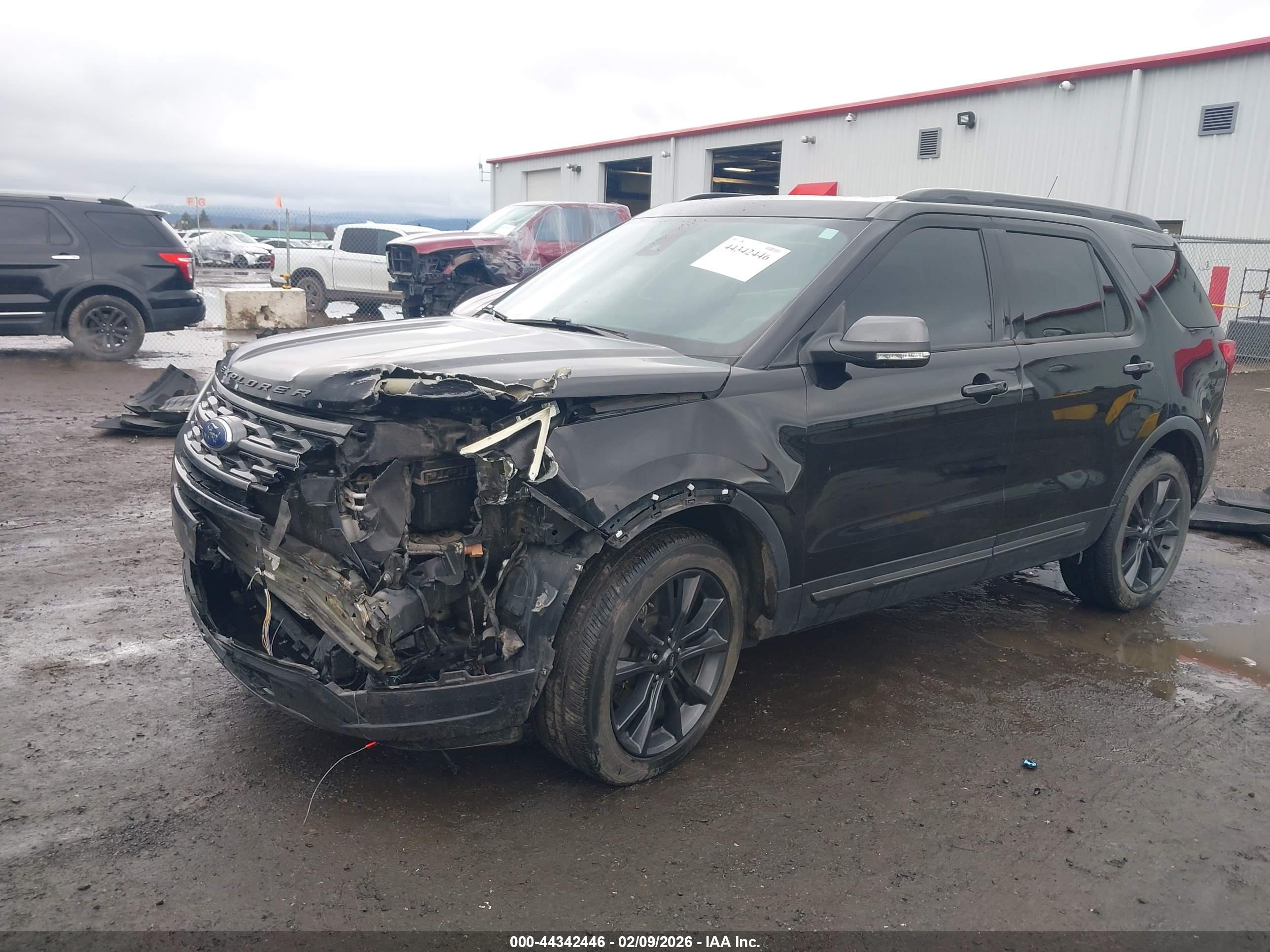 FORD EXPLORER image 2