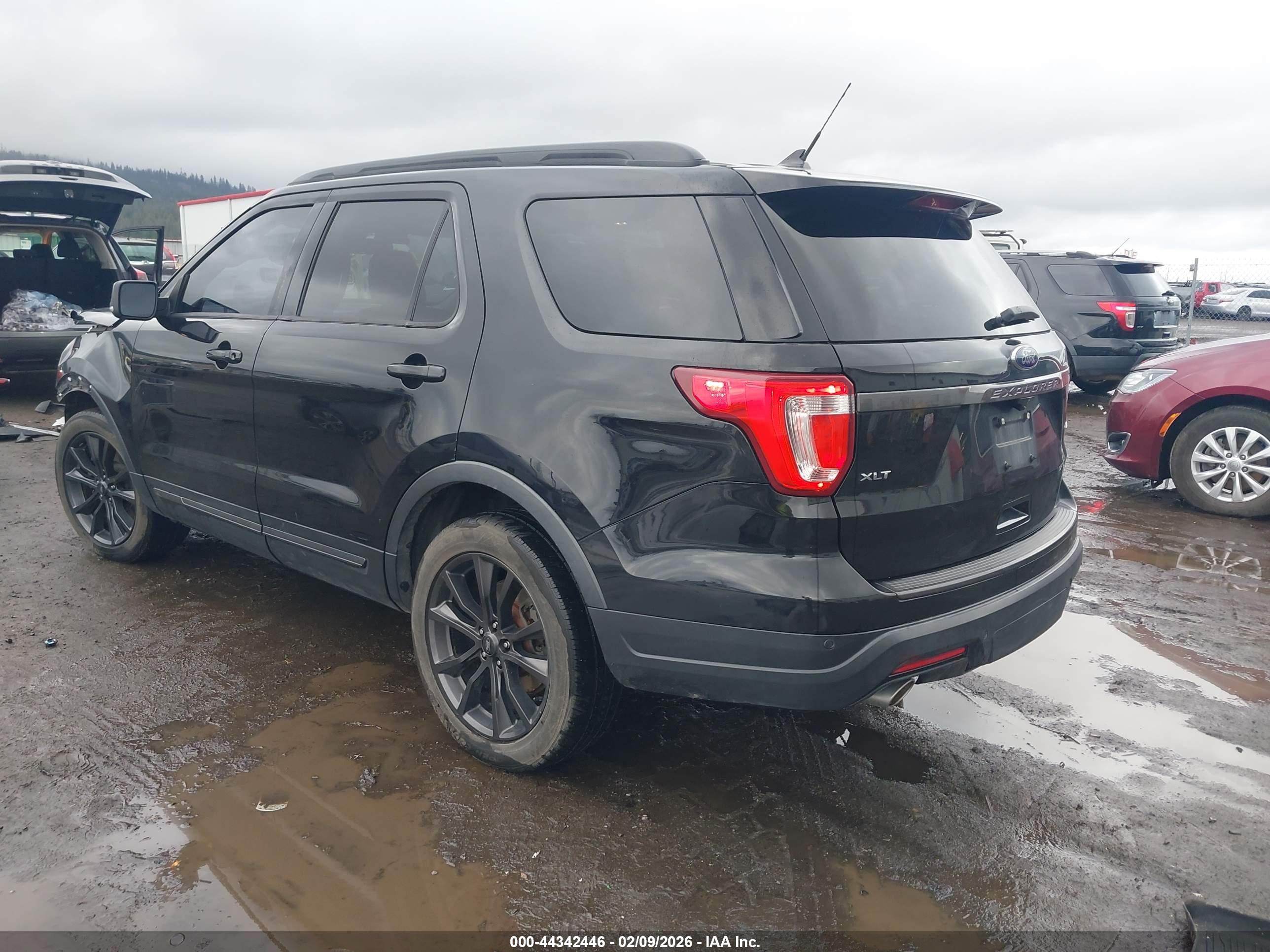 FORD EXPLORER image 3