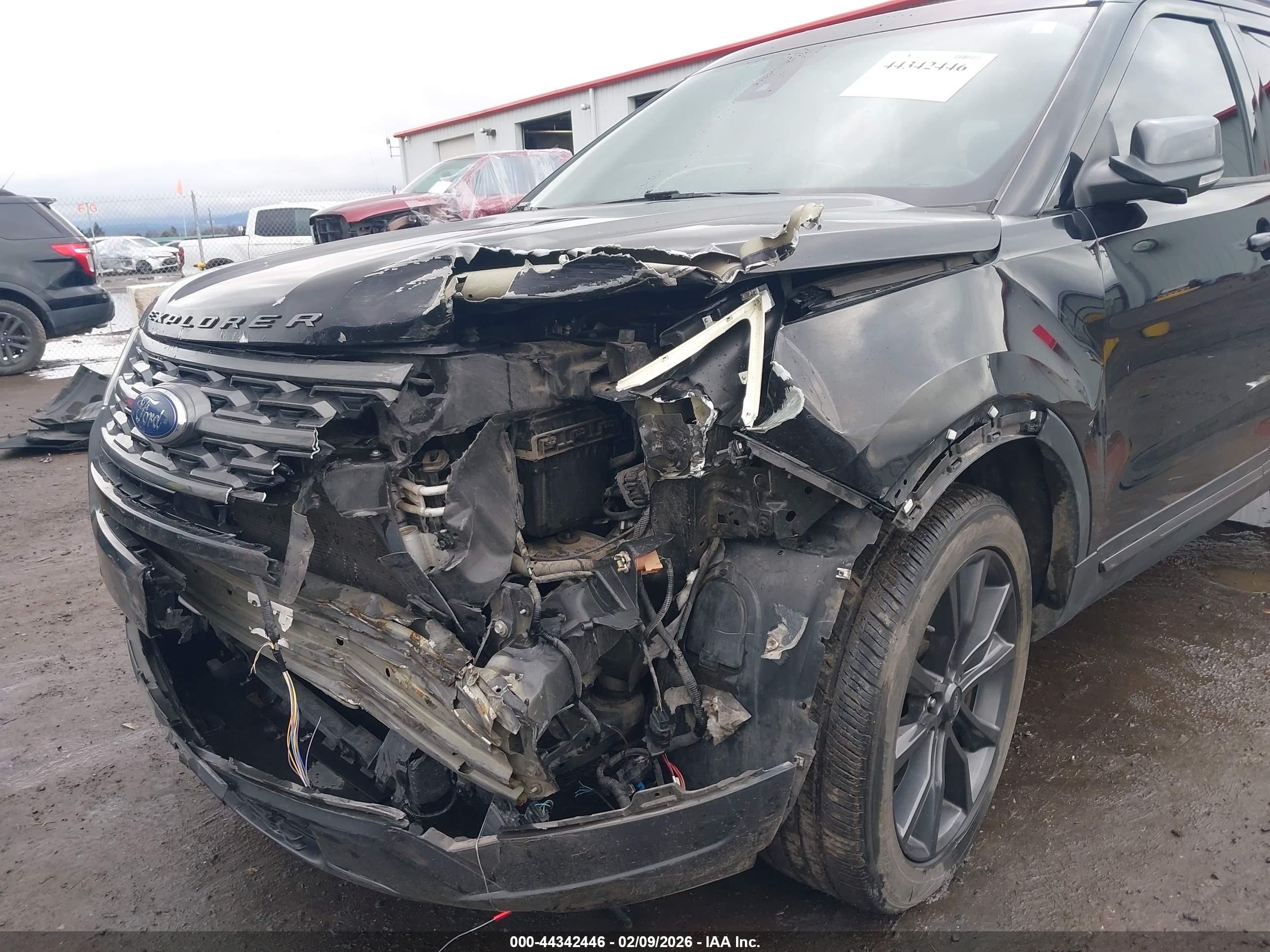 FORD EXPLORER image 6