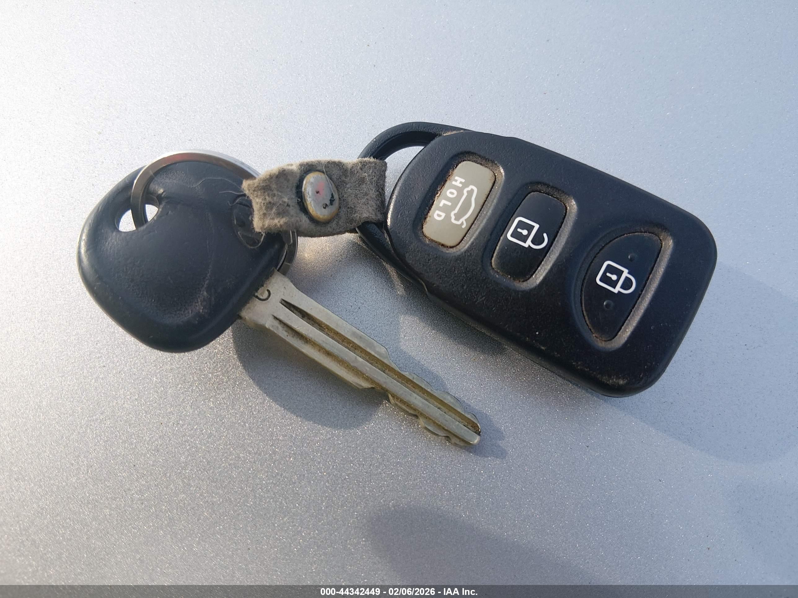 HYUNDAI ELANTRA image 11