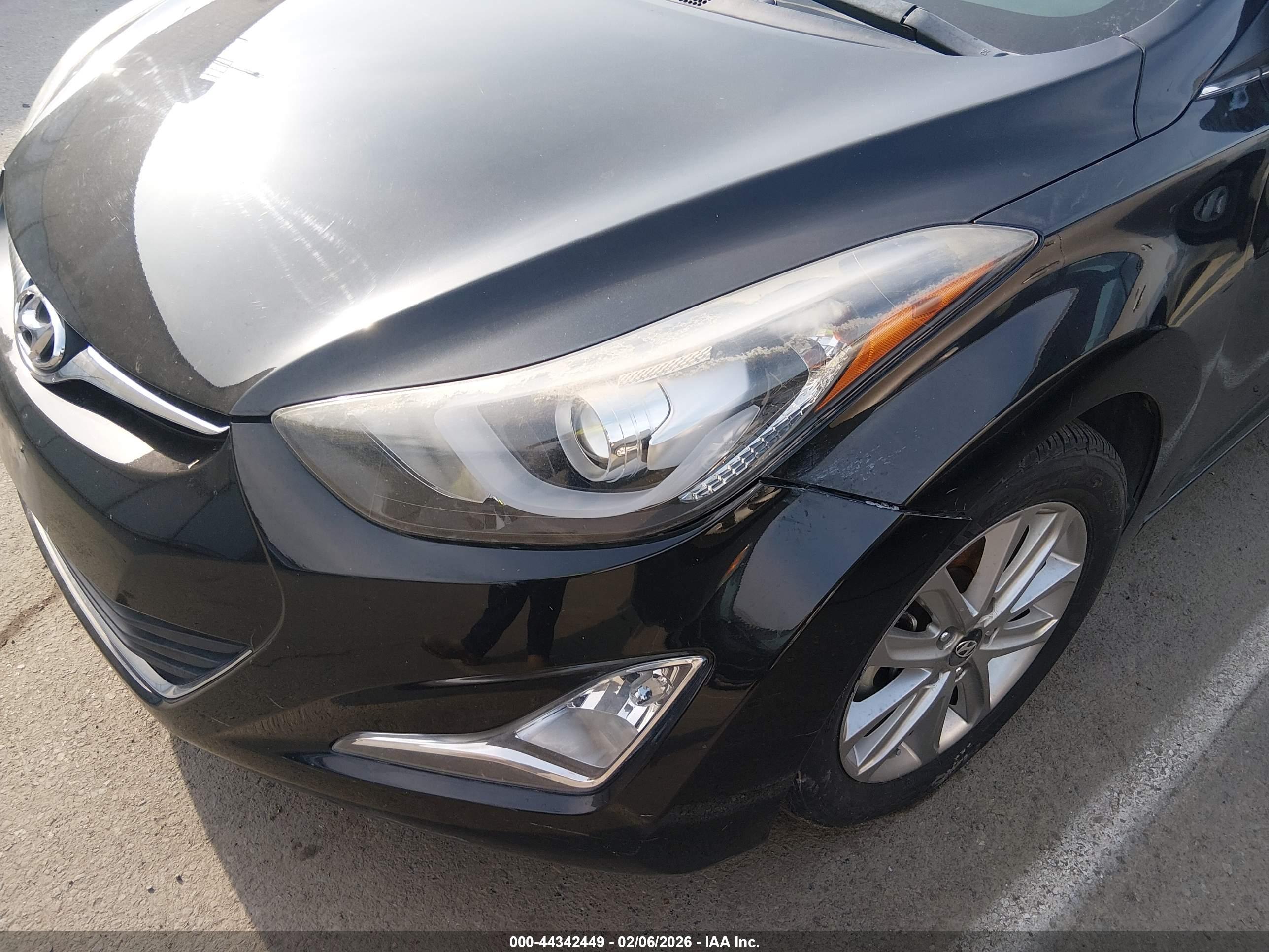 HYUNDAI ELANTRA image 6