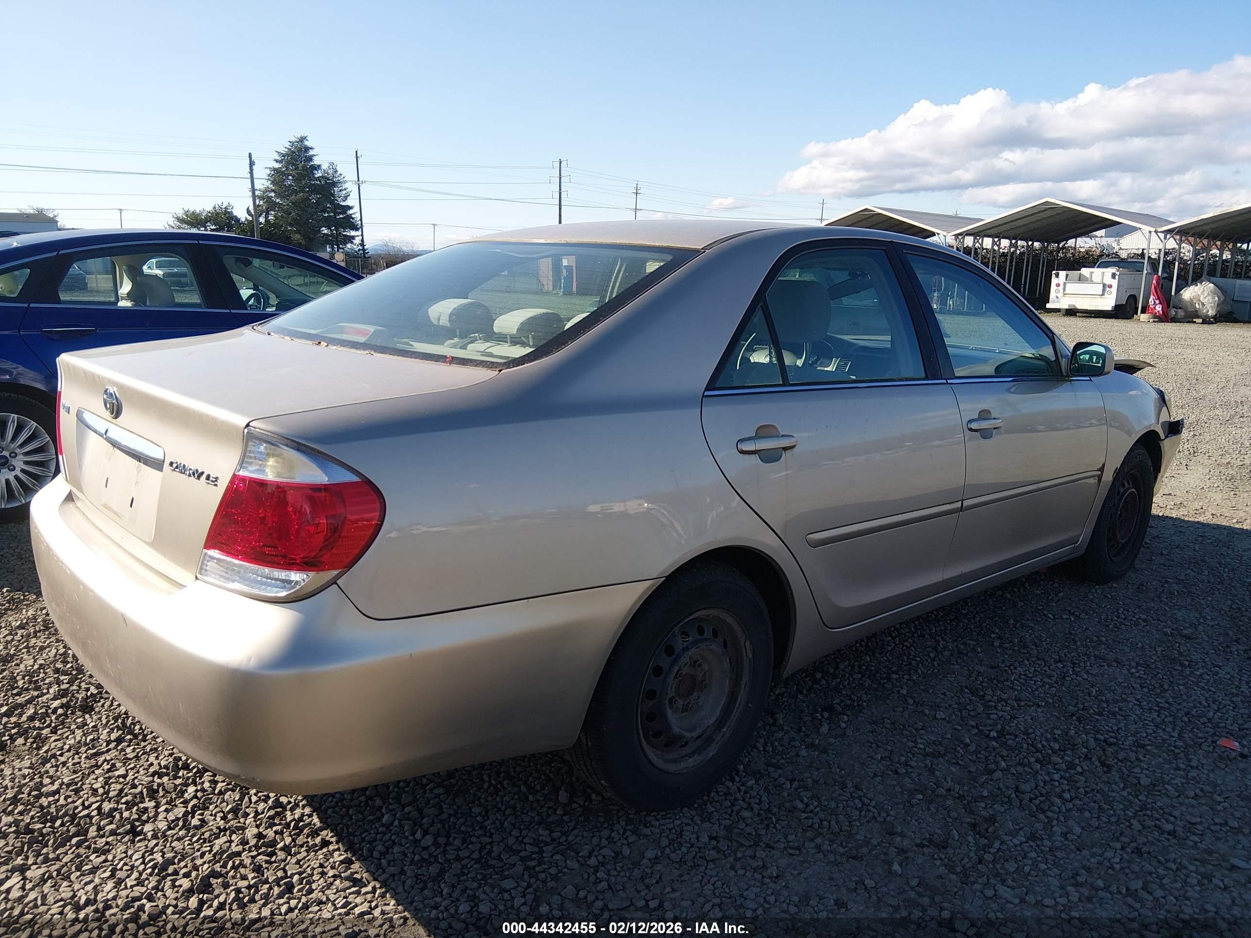 TOYOTA CAMRY image 4