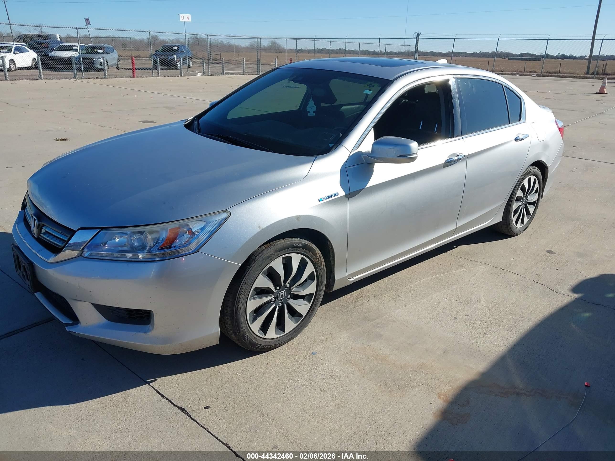 HONDA ACCORD image 2